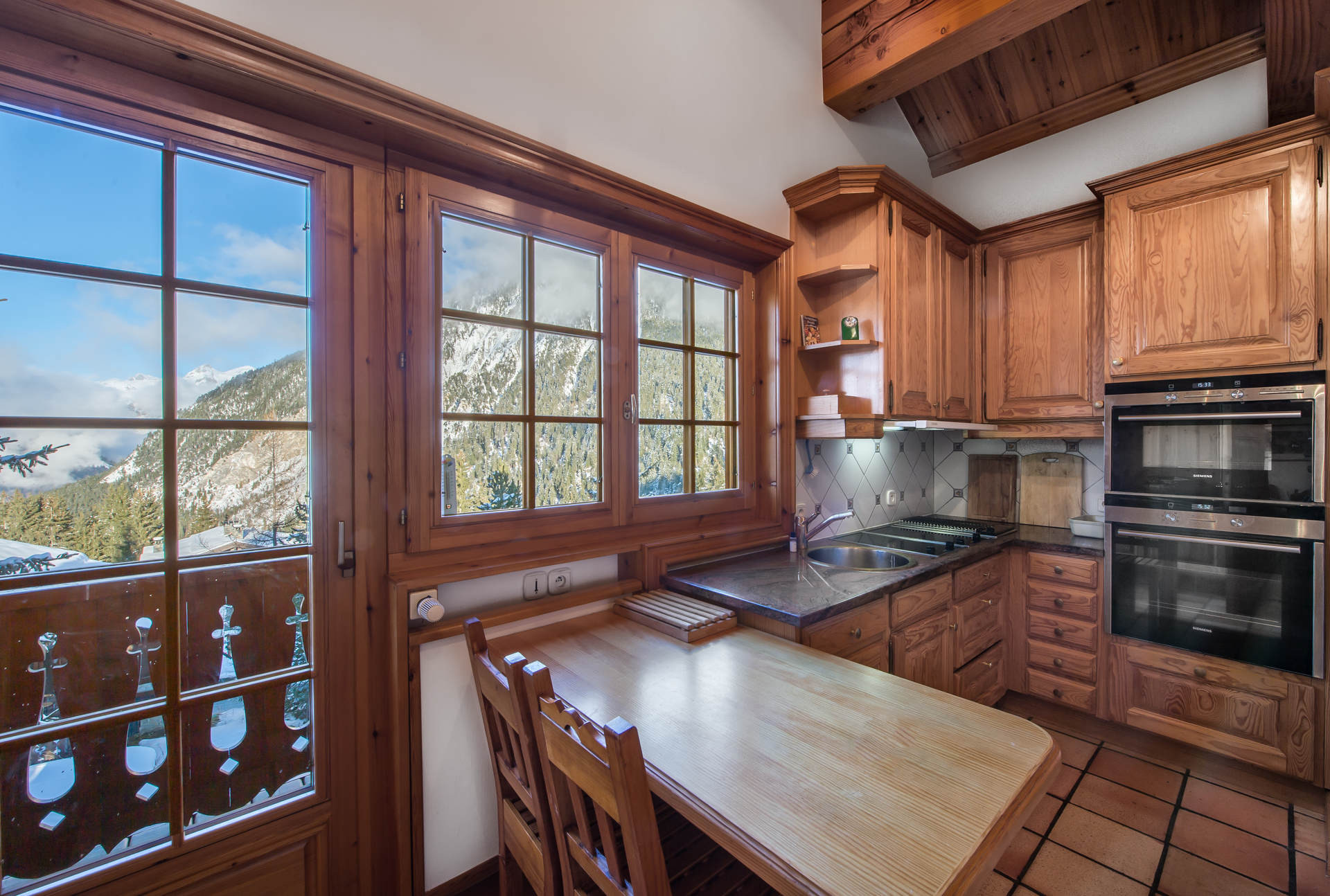 _lv_images__lot_0005880001_04_1445092