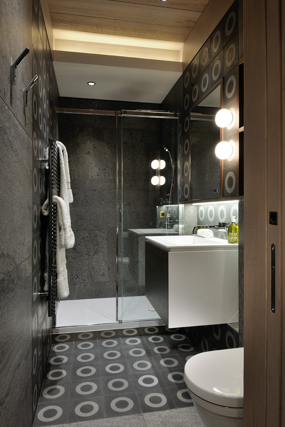 _lv_images__lot_0020680005_08_1448363