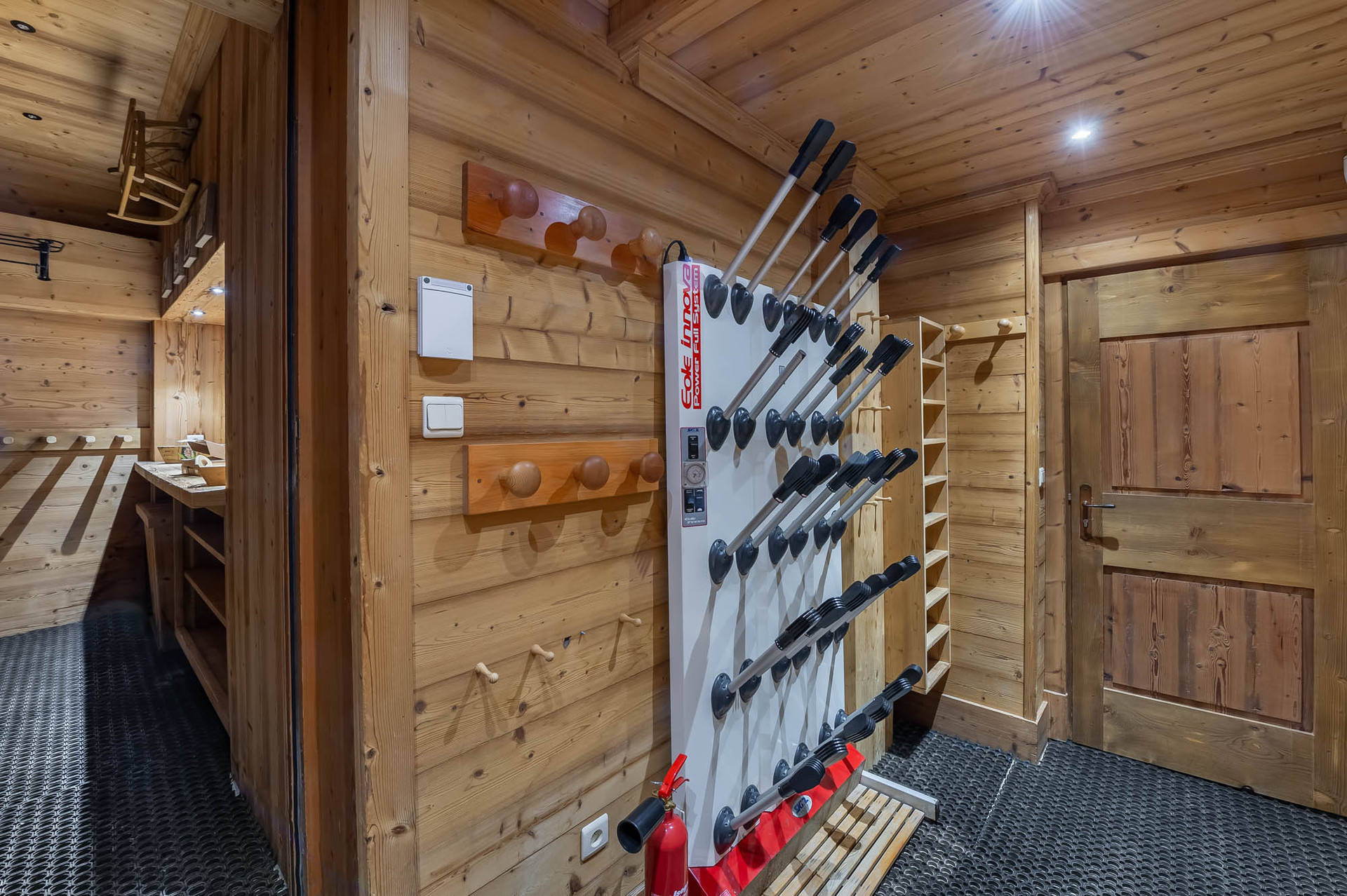 _lv_images__lot_0020810001_15_1448204