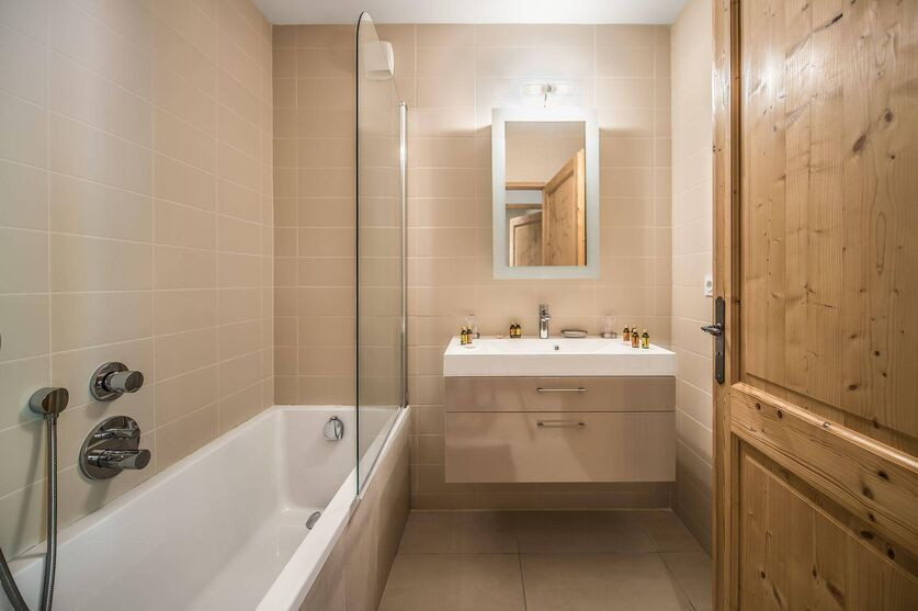 _lv_images__lot_0060064849_08_1446828