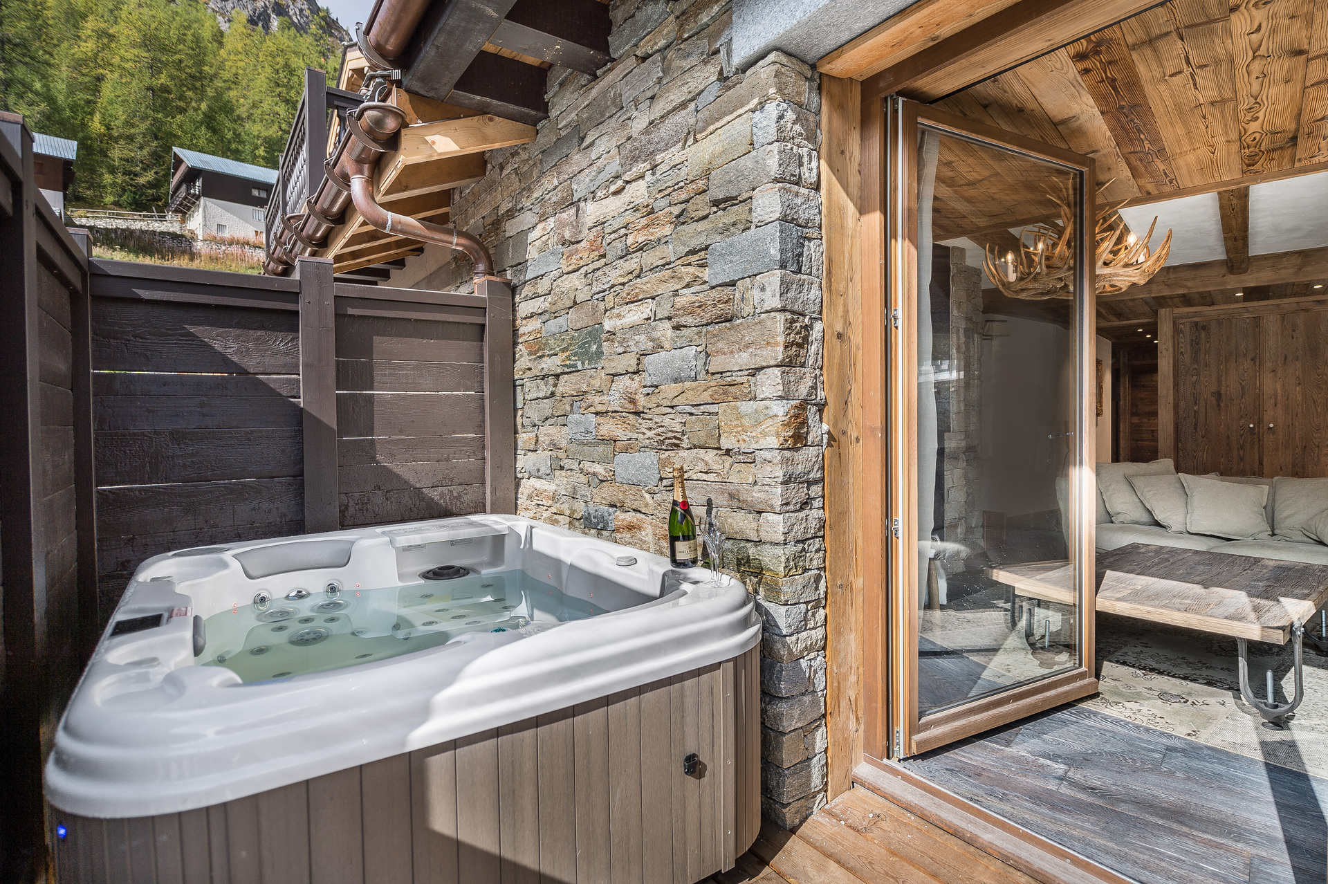 _lv_images__lot_0060150006_07_1446837