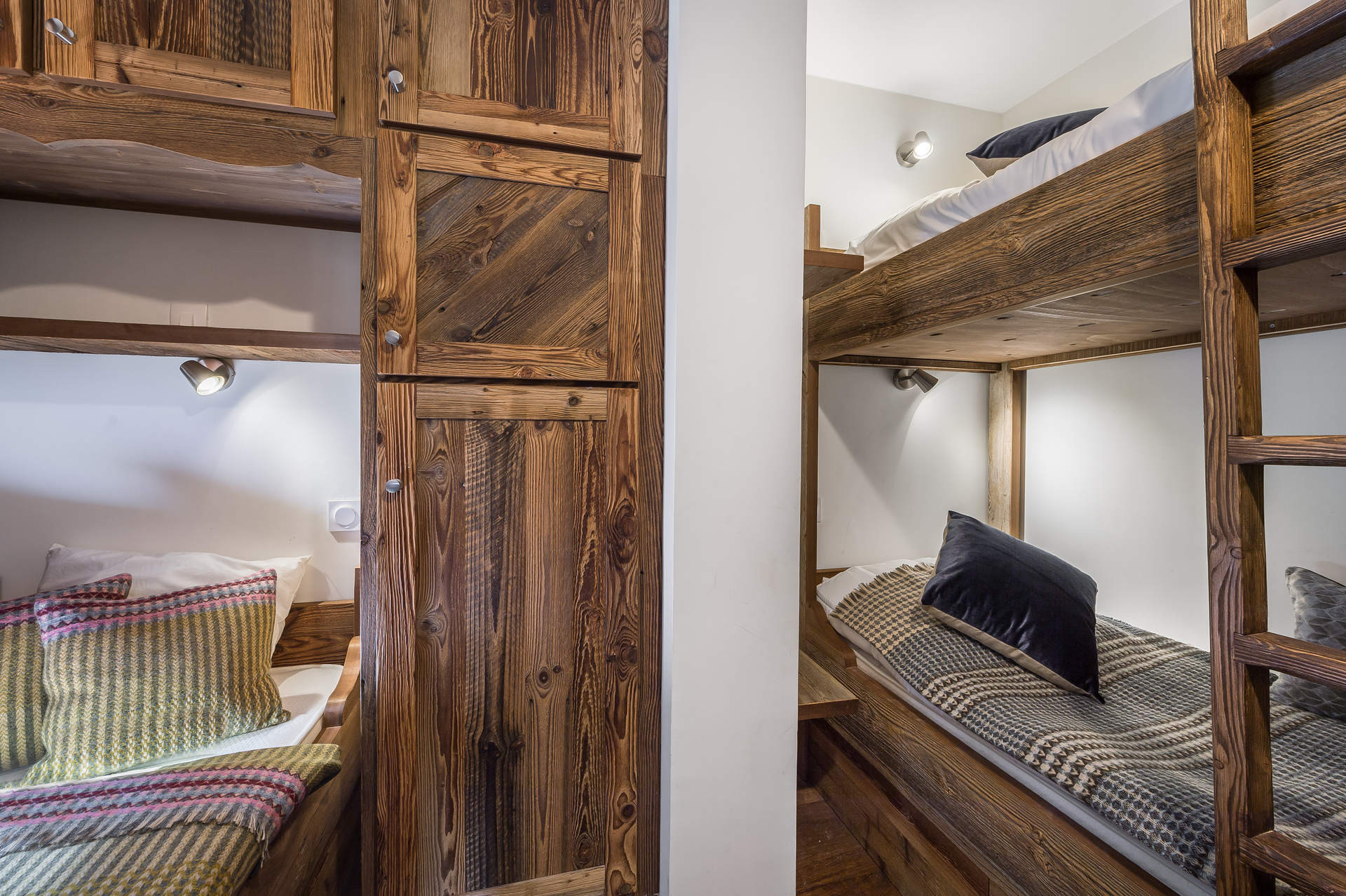 _lv_images__lot_0060510431_07_1449075