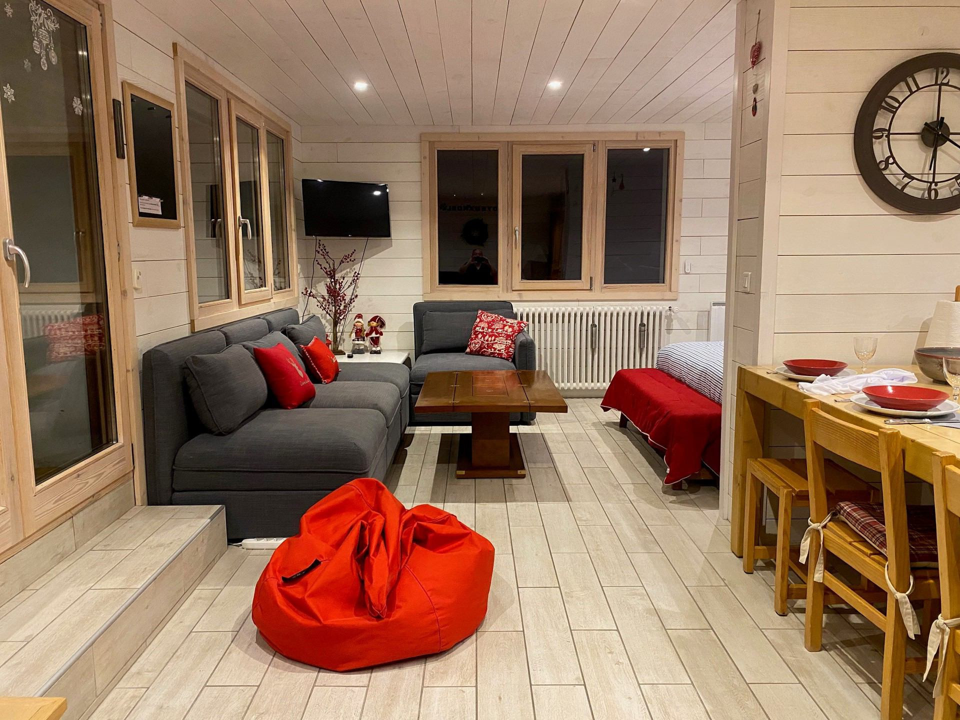 _lv_images__lot_0060510437_09_1445844