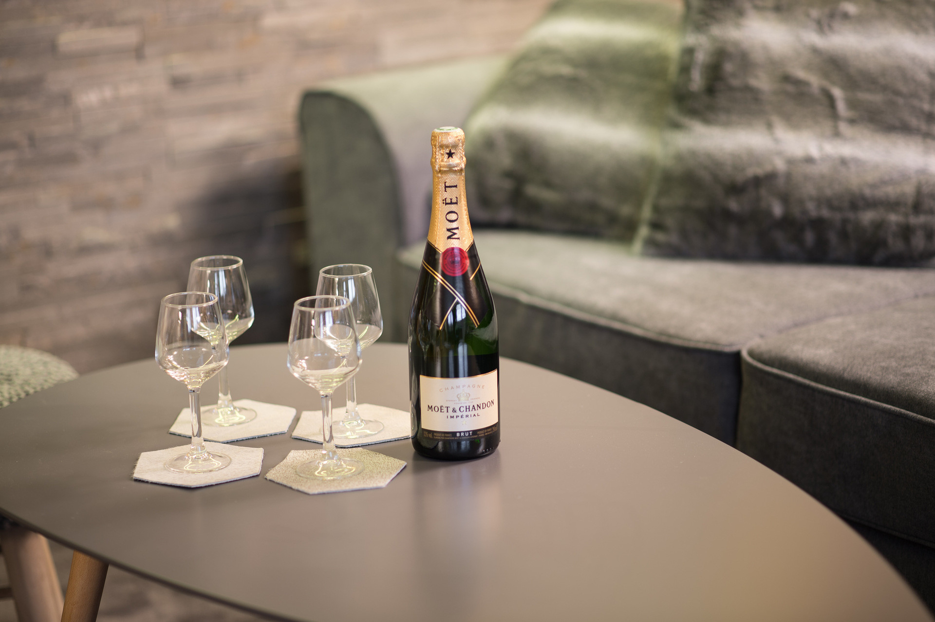 _lv_images__lot_0060510438_12_1449009