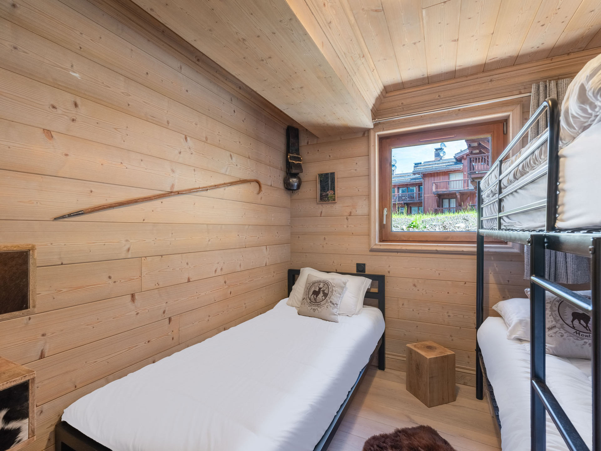 _lv_images__lot_0060510510_08_1445823