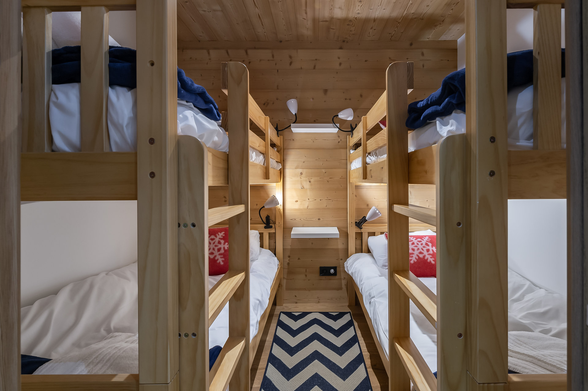 _lv_images__lot_0060510547_11_1445699