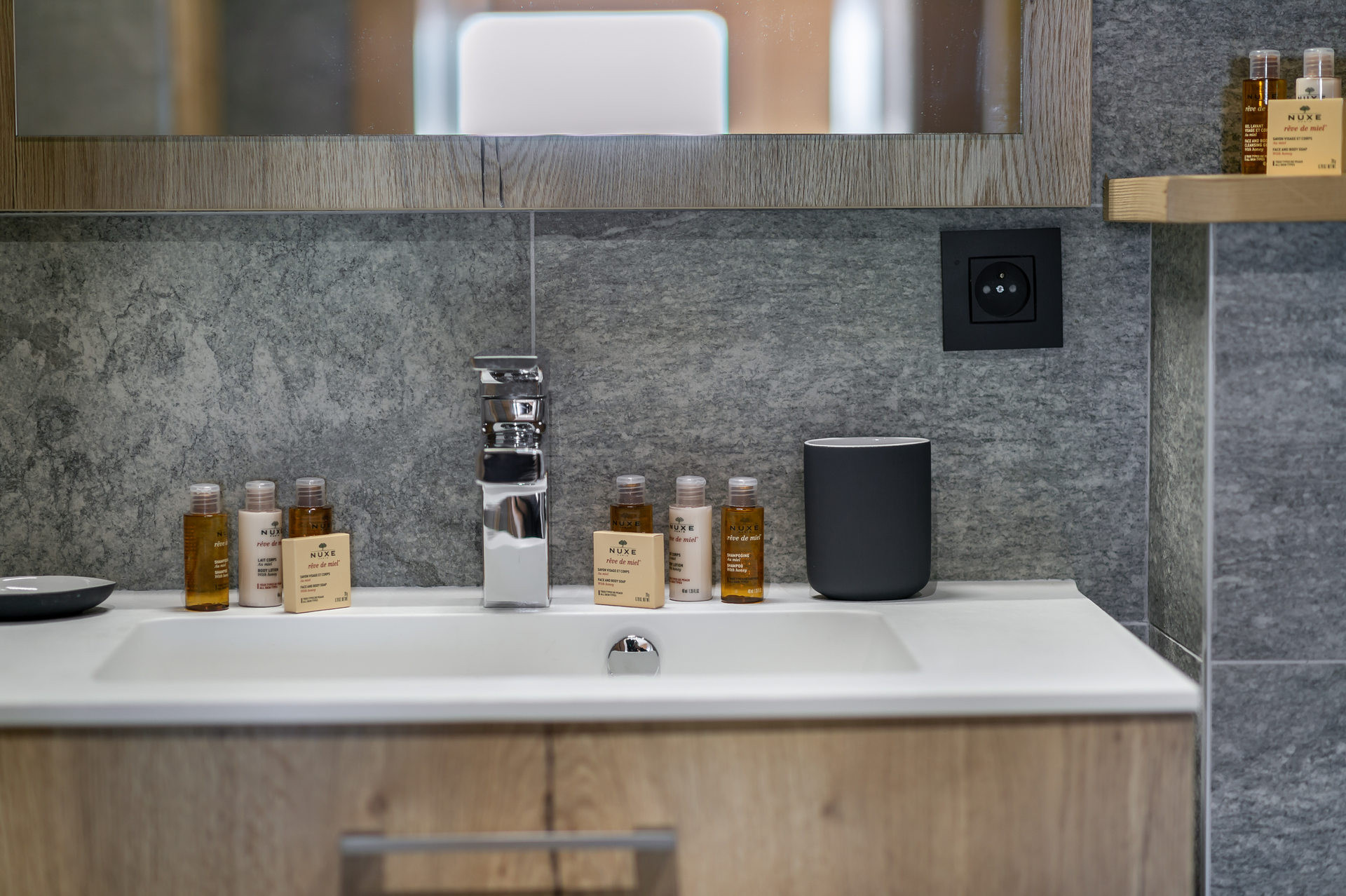 _lv_images__lot_0060510574_13_1446009