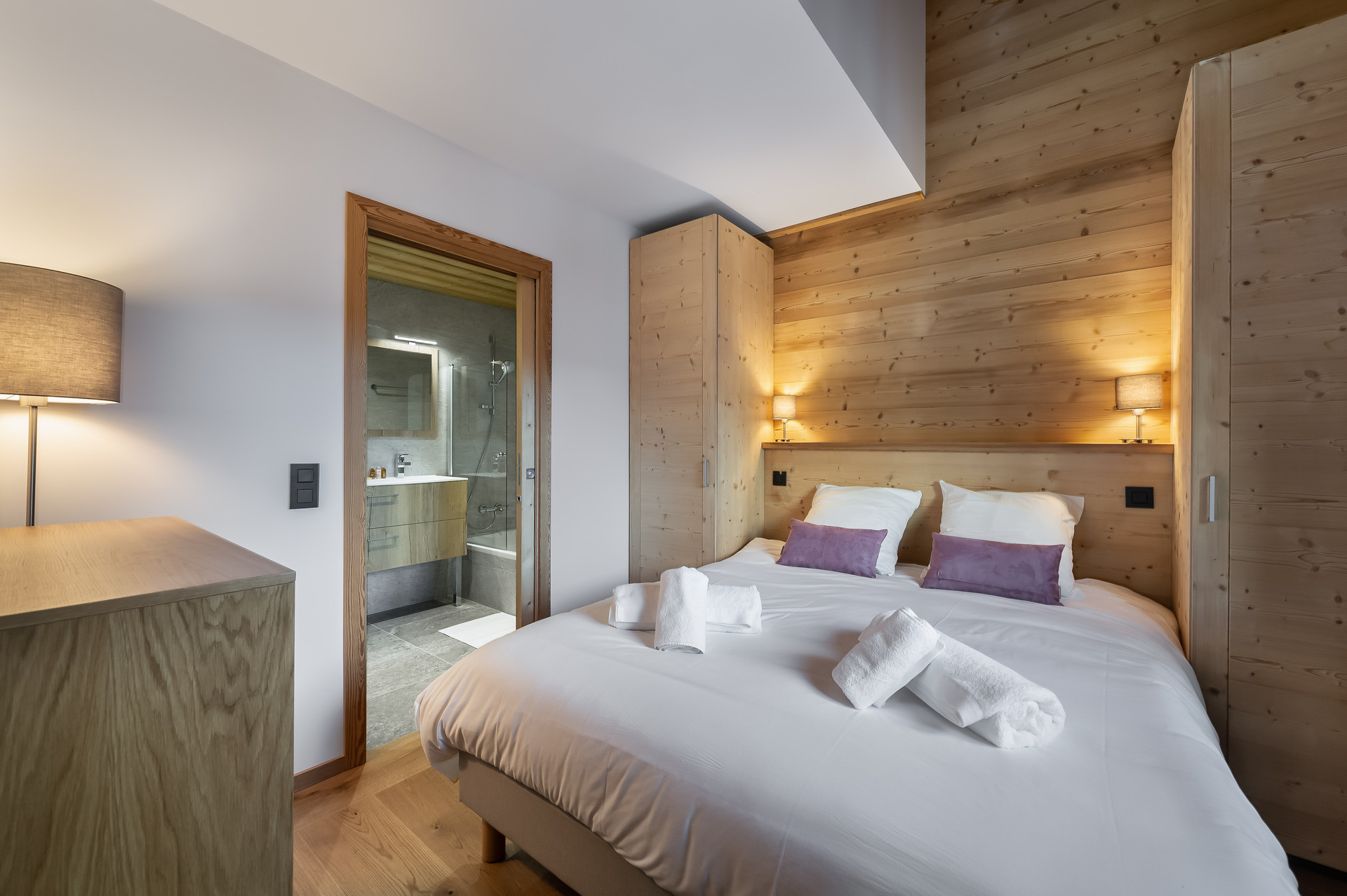 _lv_images__lot_0060510575_10_1444972