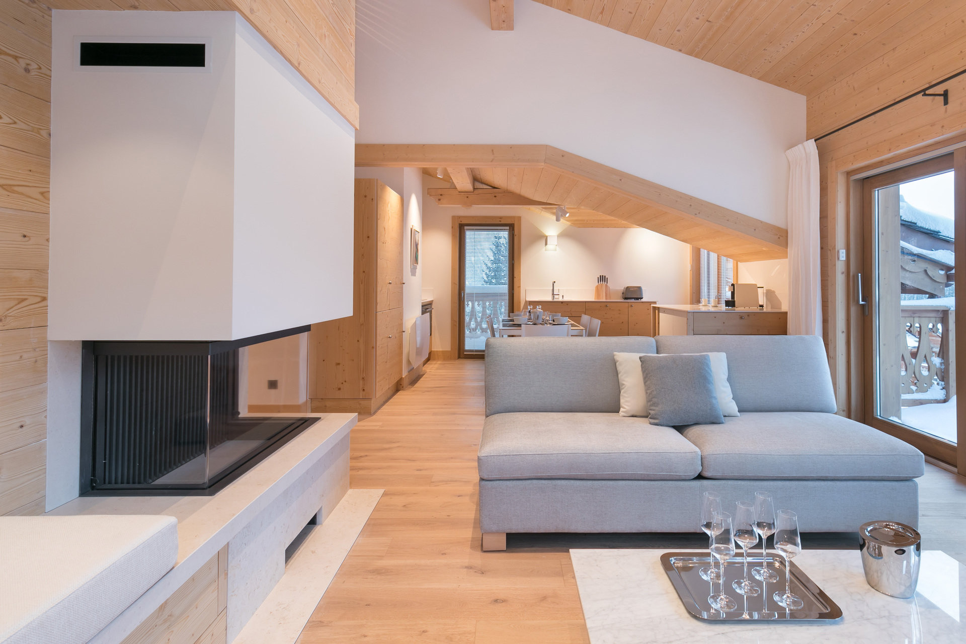 _lv_images__lot_0060510605_04_1448735