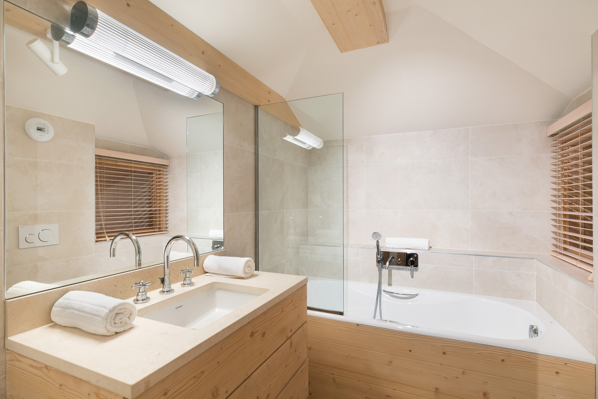 _lv_images__lot_0060510605_12_1448743