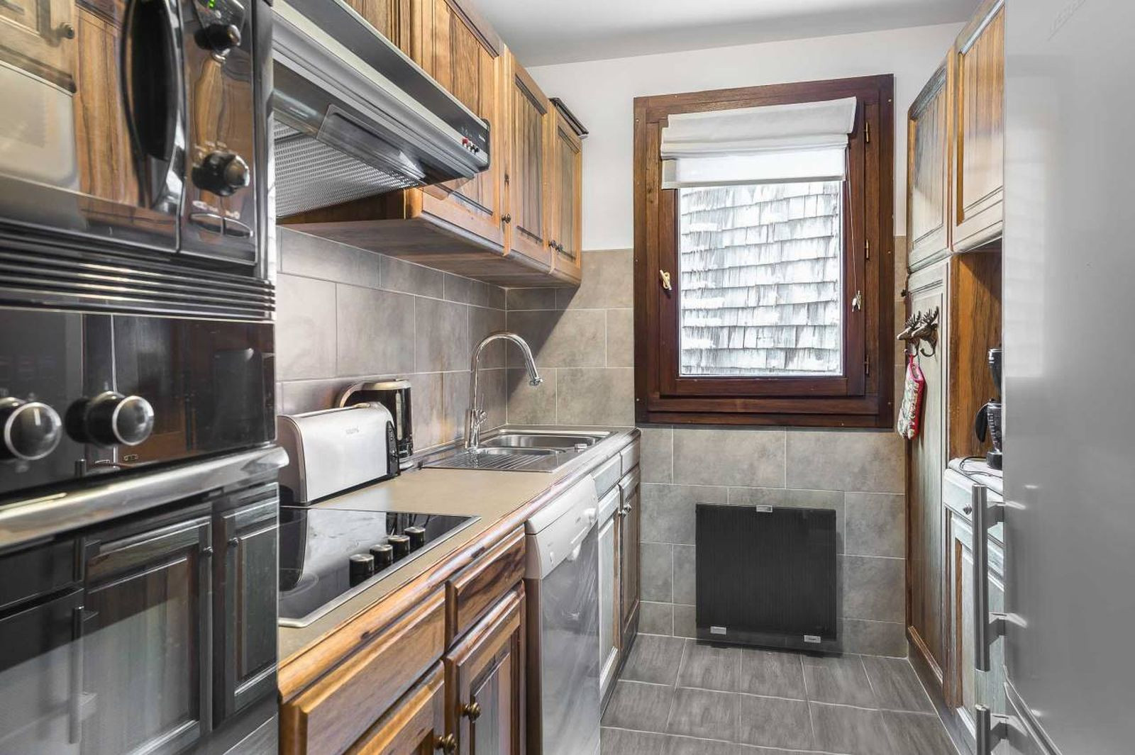 _lv_images__lot_0060510617_05_1448607