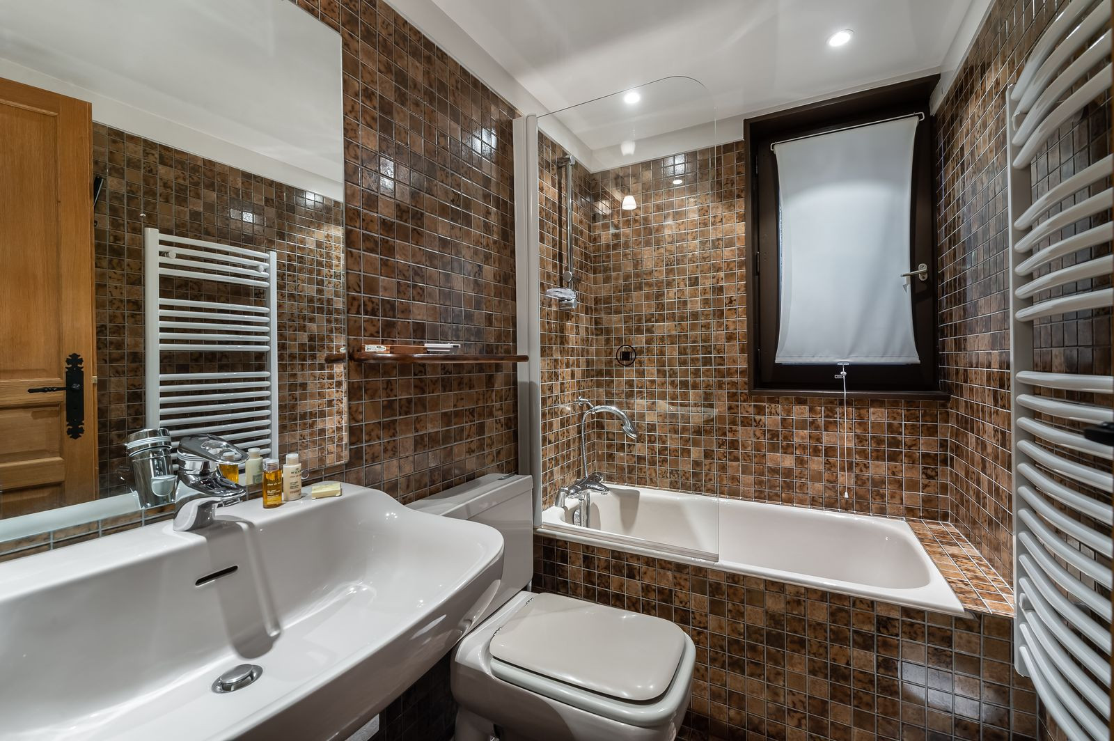 _lv_images__lot_0060510686_06_1448108