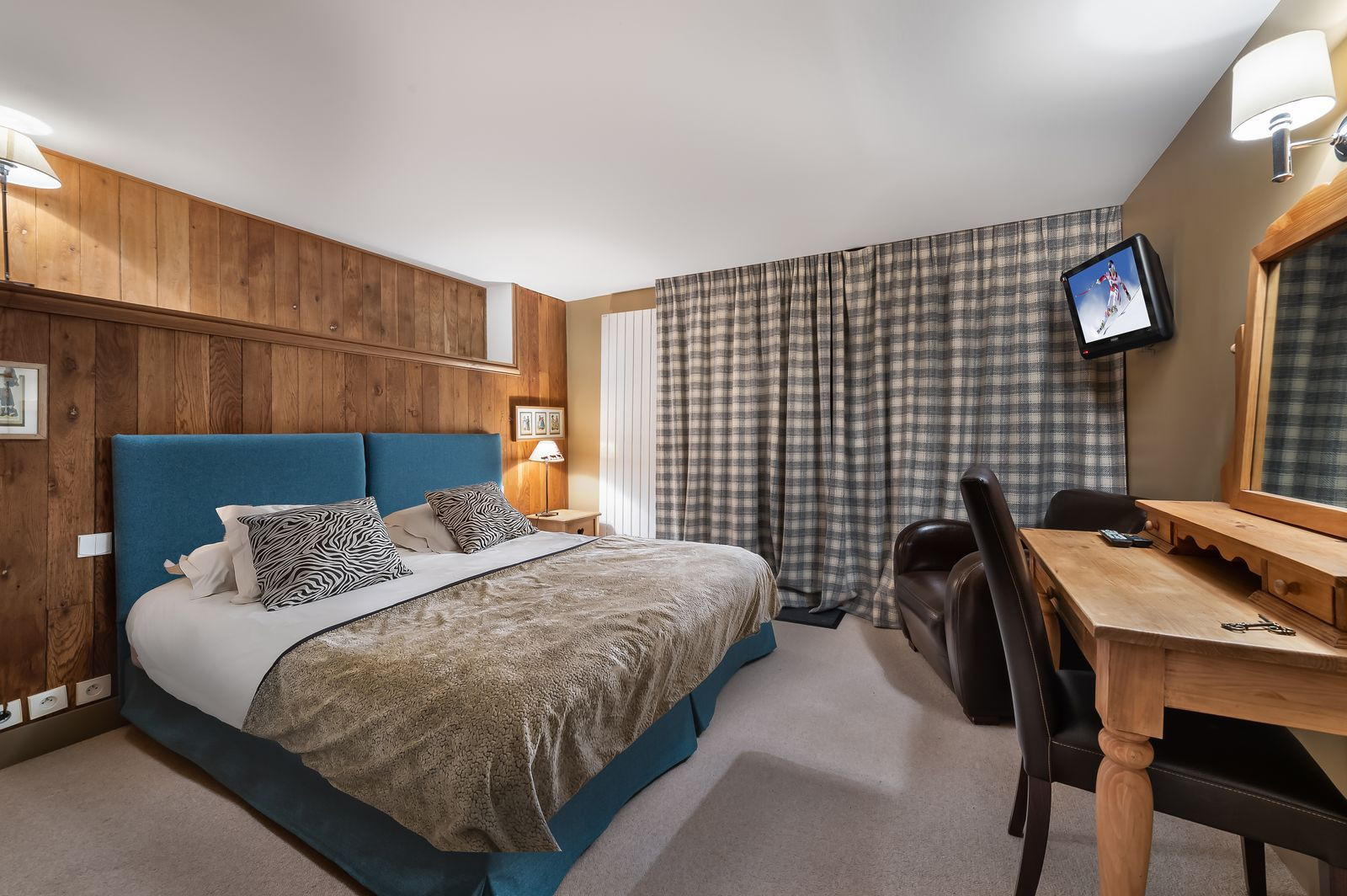 _lv_images__lot_0060510686_12_1448114