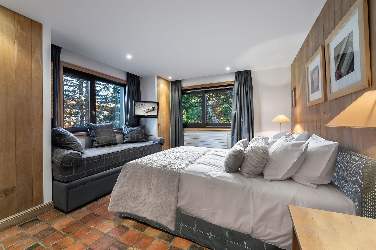 _lv_images__lot_0060510686_14_1448116