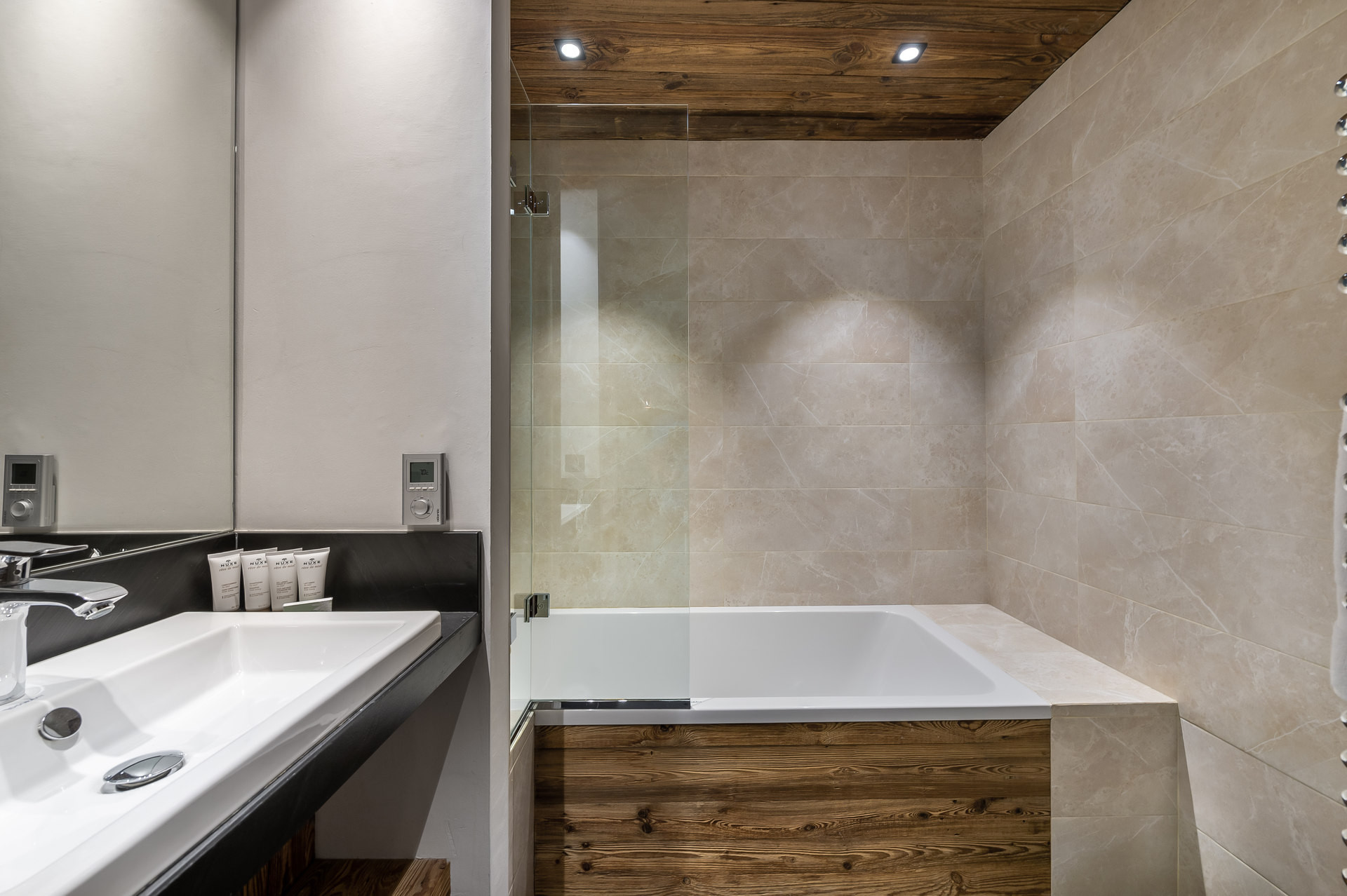 _lv_images__lot_0060510957_15_1446625