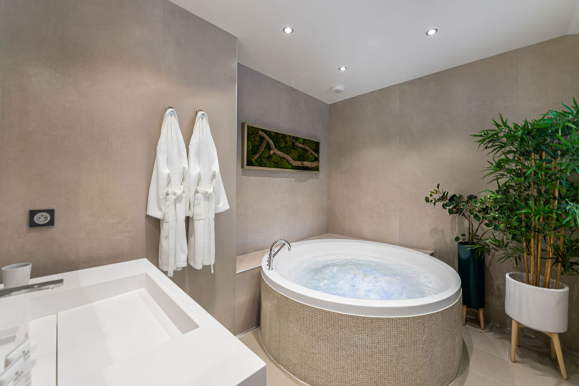 _lv_images__lot_0060510989_09_1445183