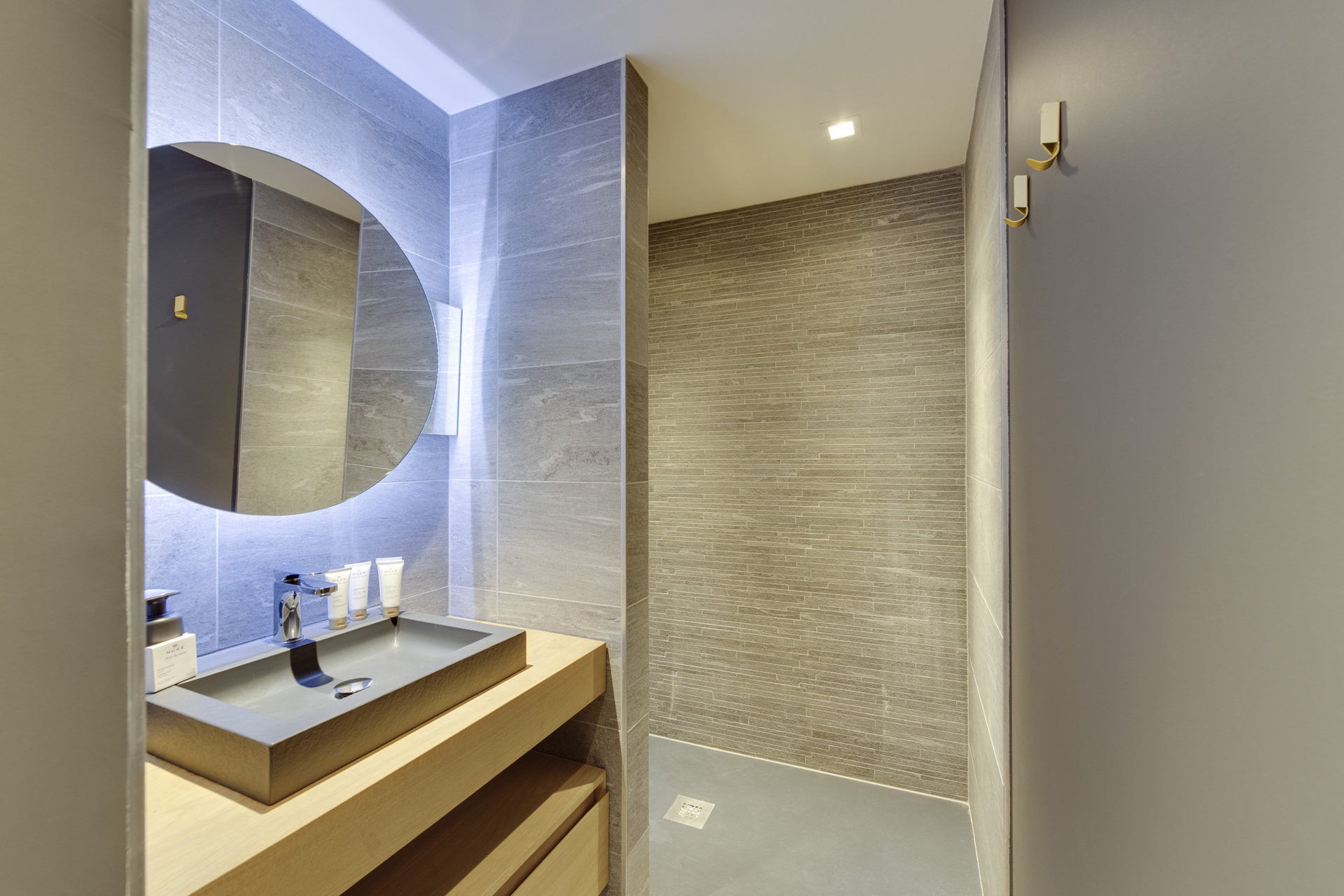 _lv_images__lot_0060511344_10_1447422