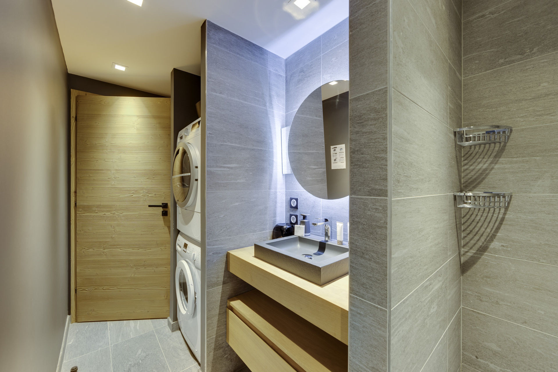 _lv_images__lot_0060511344_11_1447423