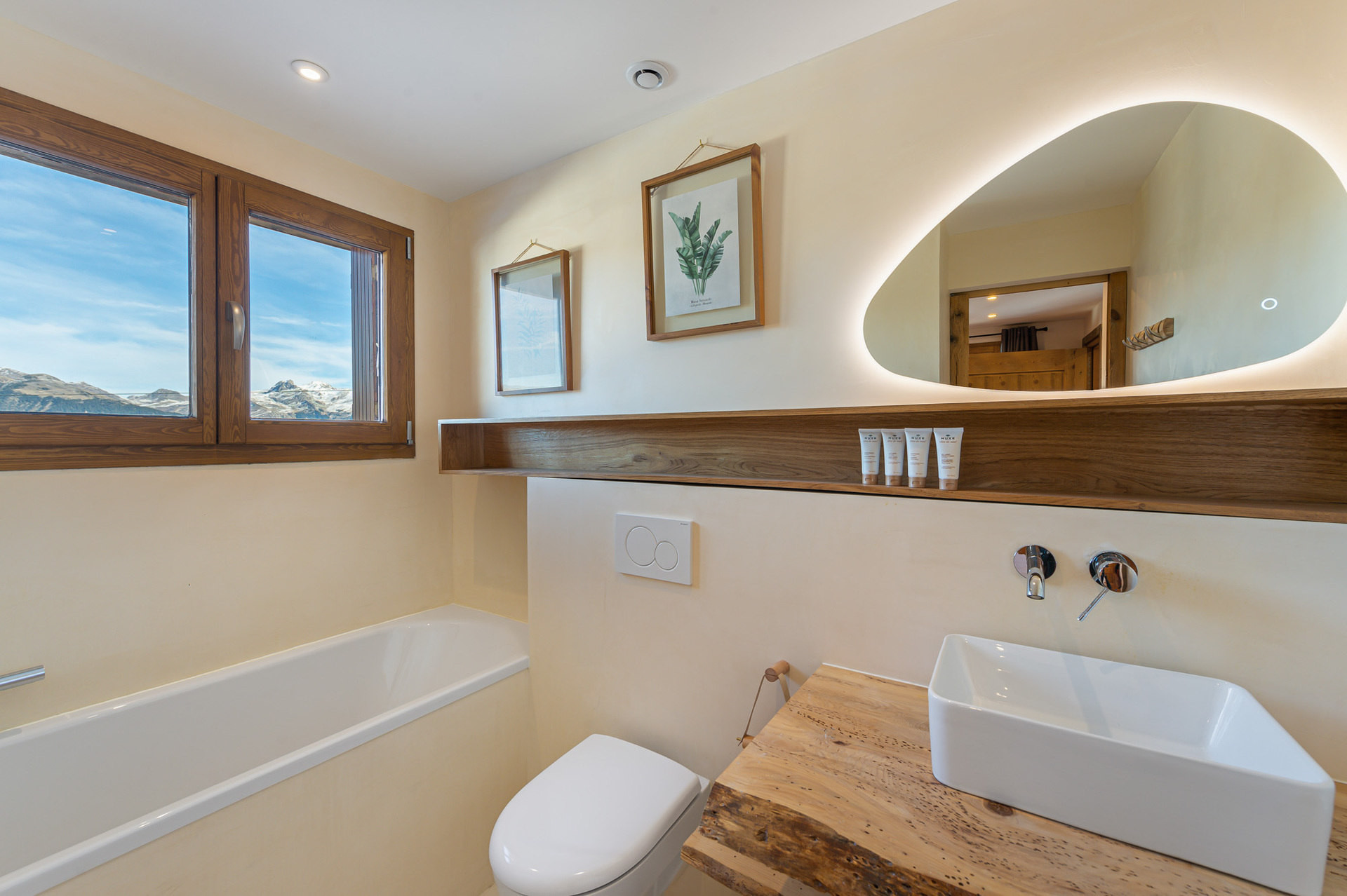 _lv_images__lot_0060511369_06_1448932