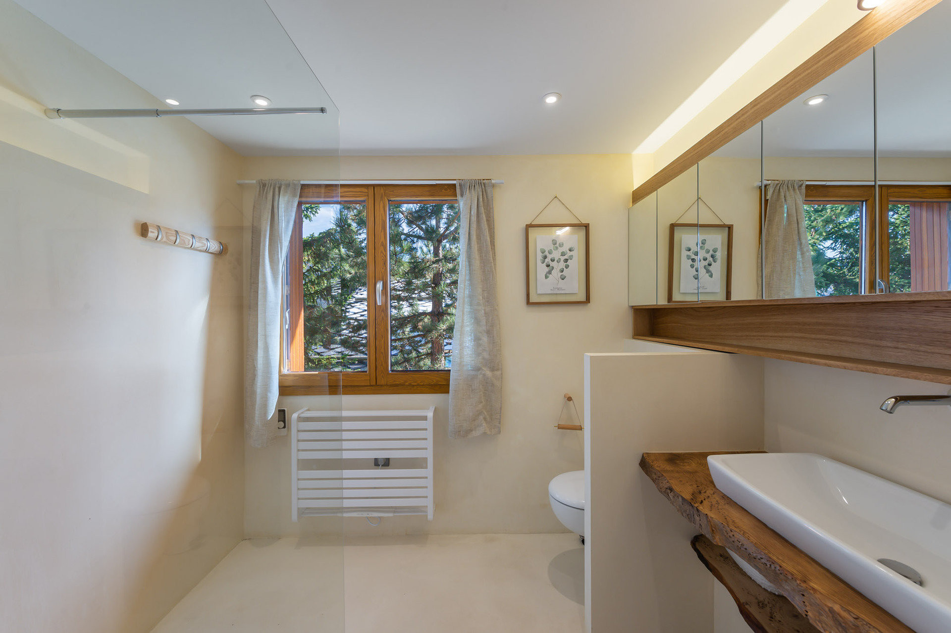 _lv_images__lot_0060511369_08_1448934