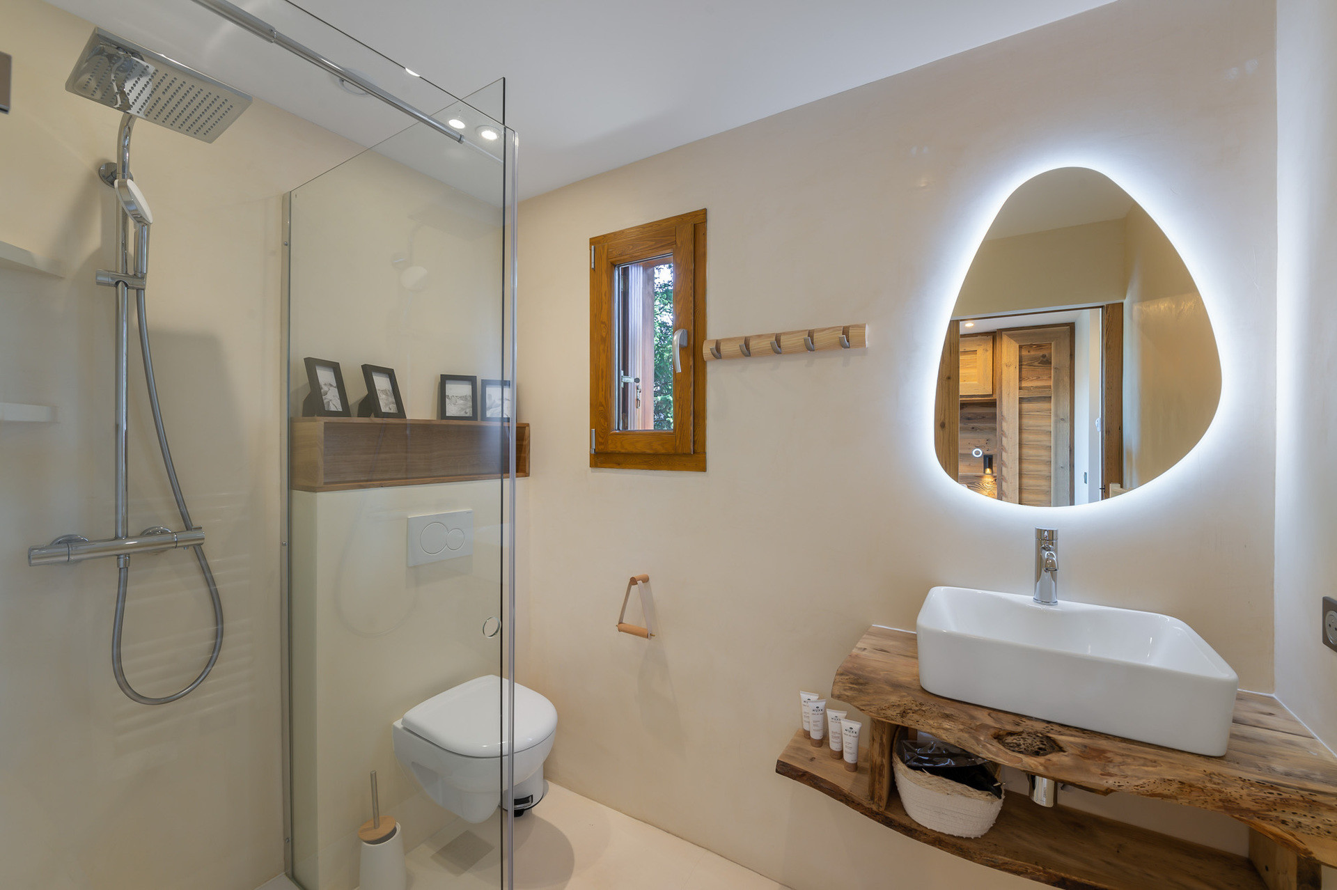 _lv_images__lot_0060511369_10_1448936