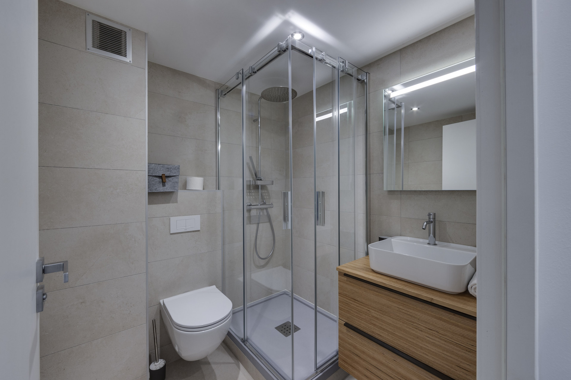 _lv_images__lot_0060511570_10_1447384