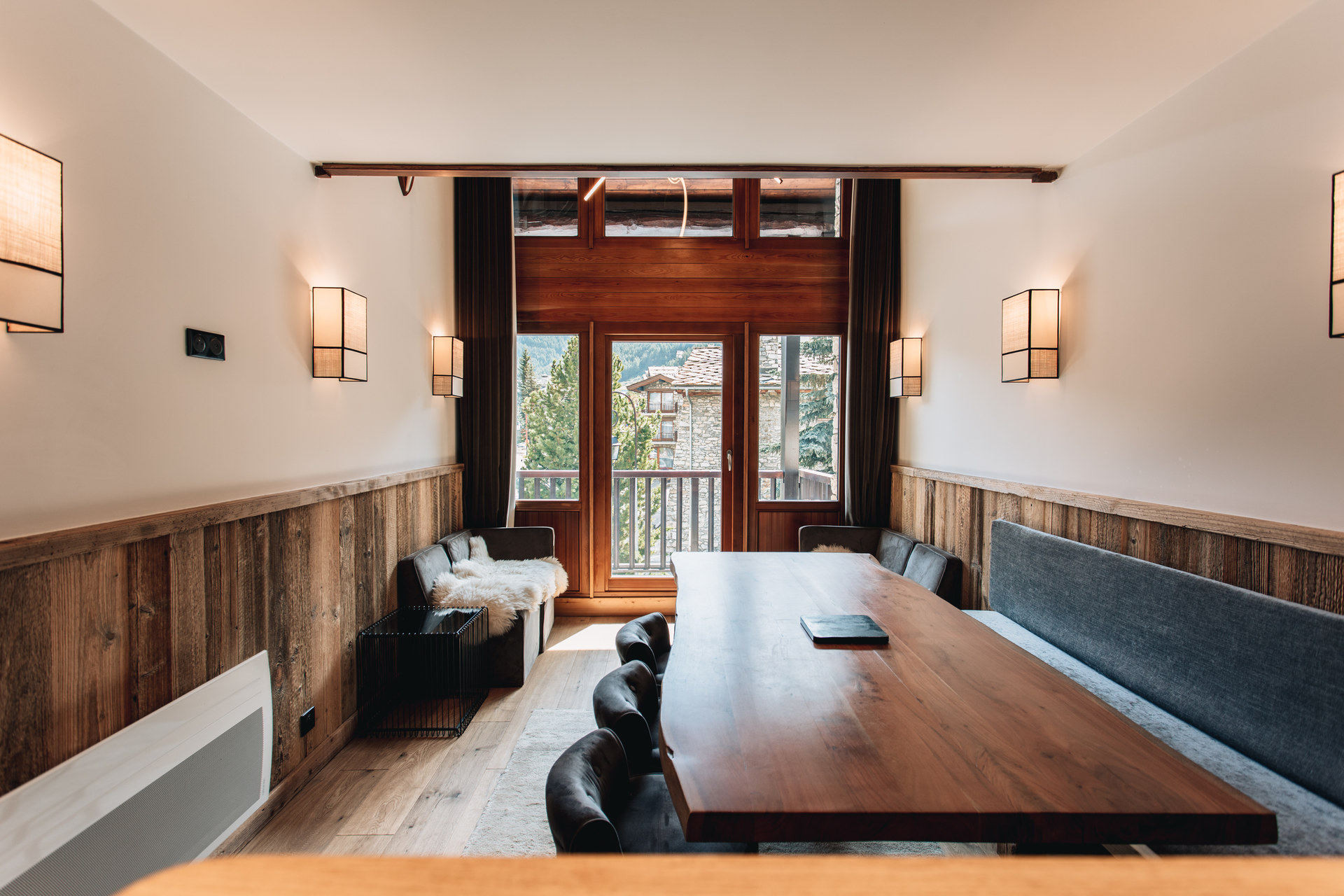 _lv_images__lot_0074061452_02_1446769