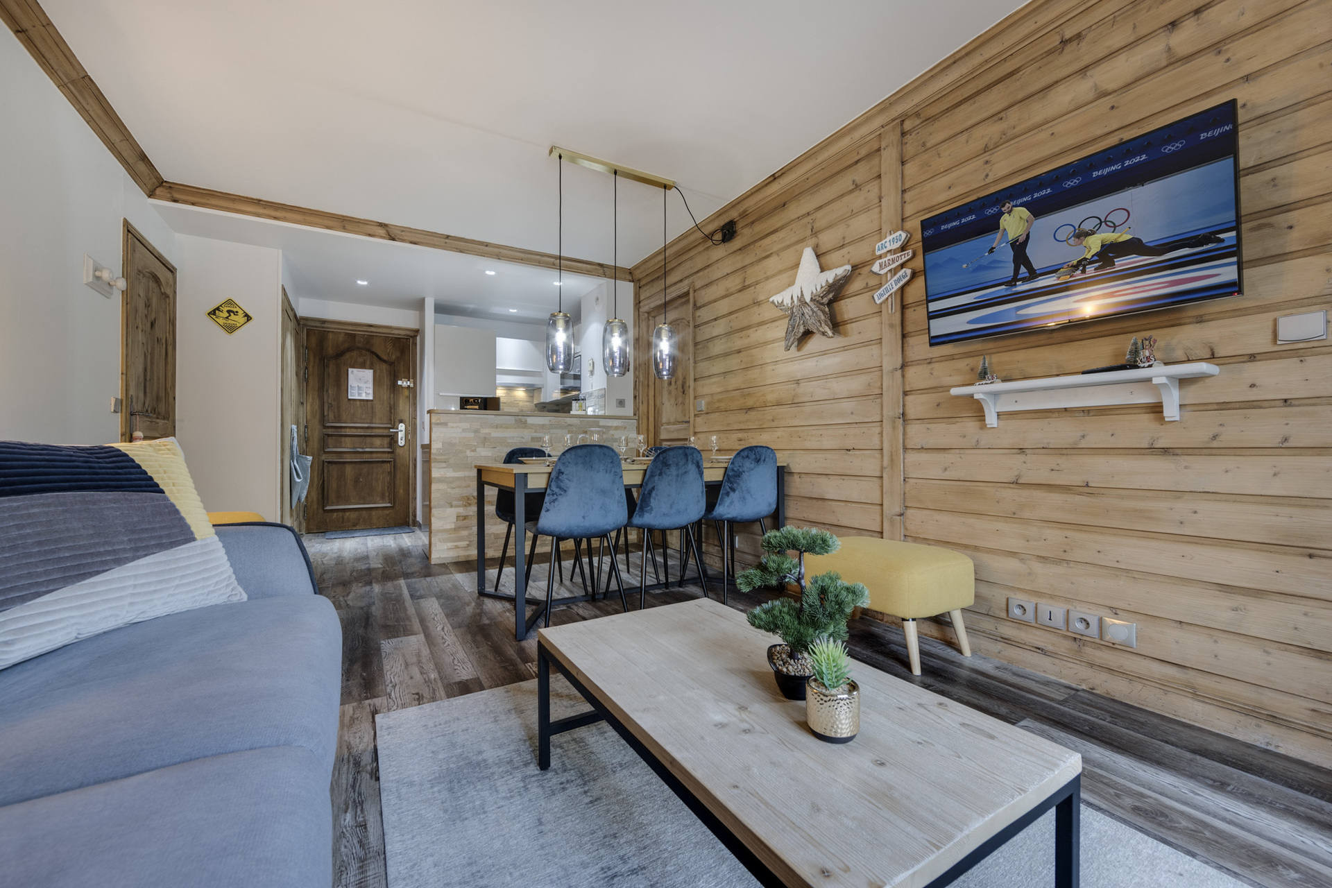 _lv_images__lot_0074061461_03_1447846