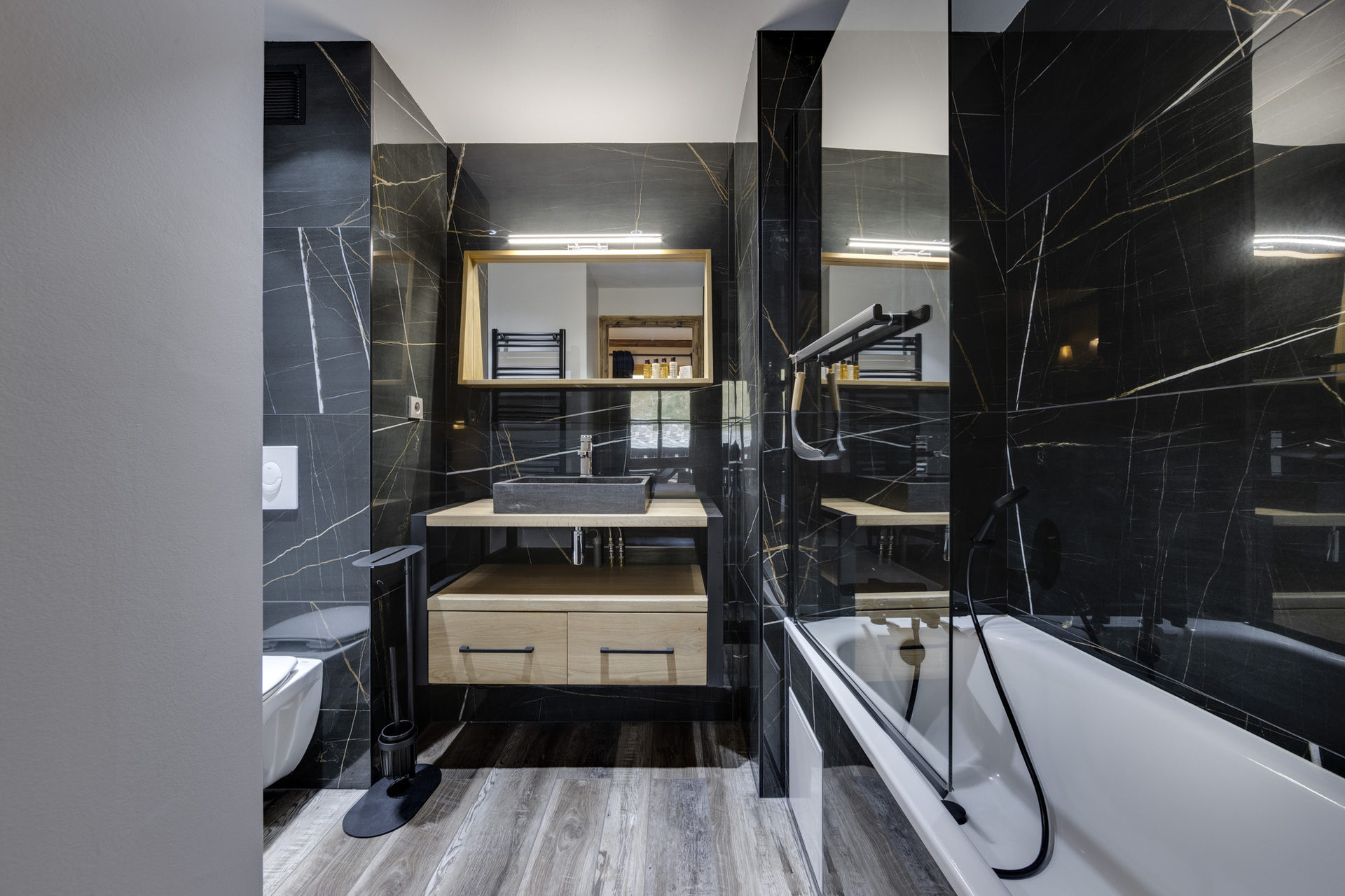 _lv_images__lot_0074061461_09_1447852