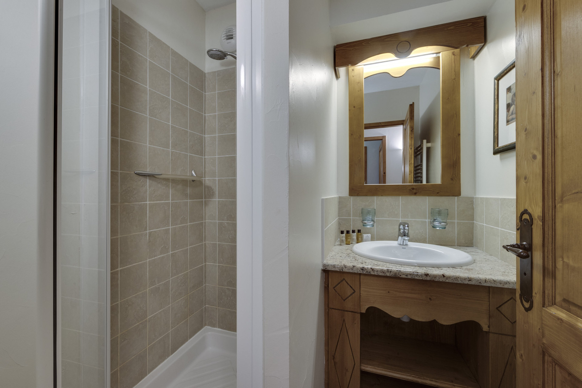 _lv_images__lot_0074061527_08_1447719