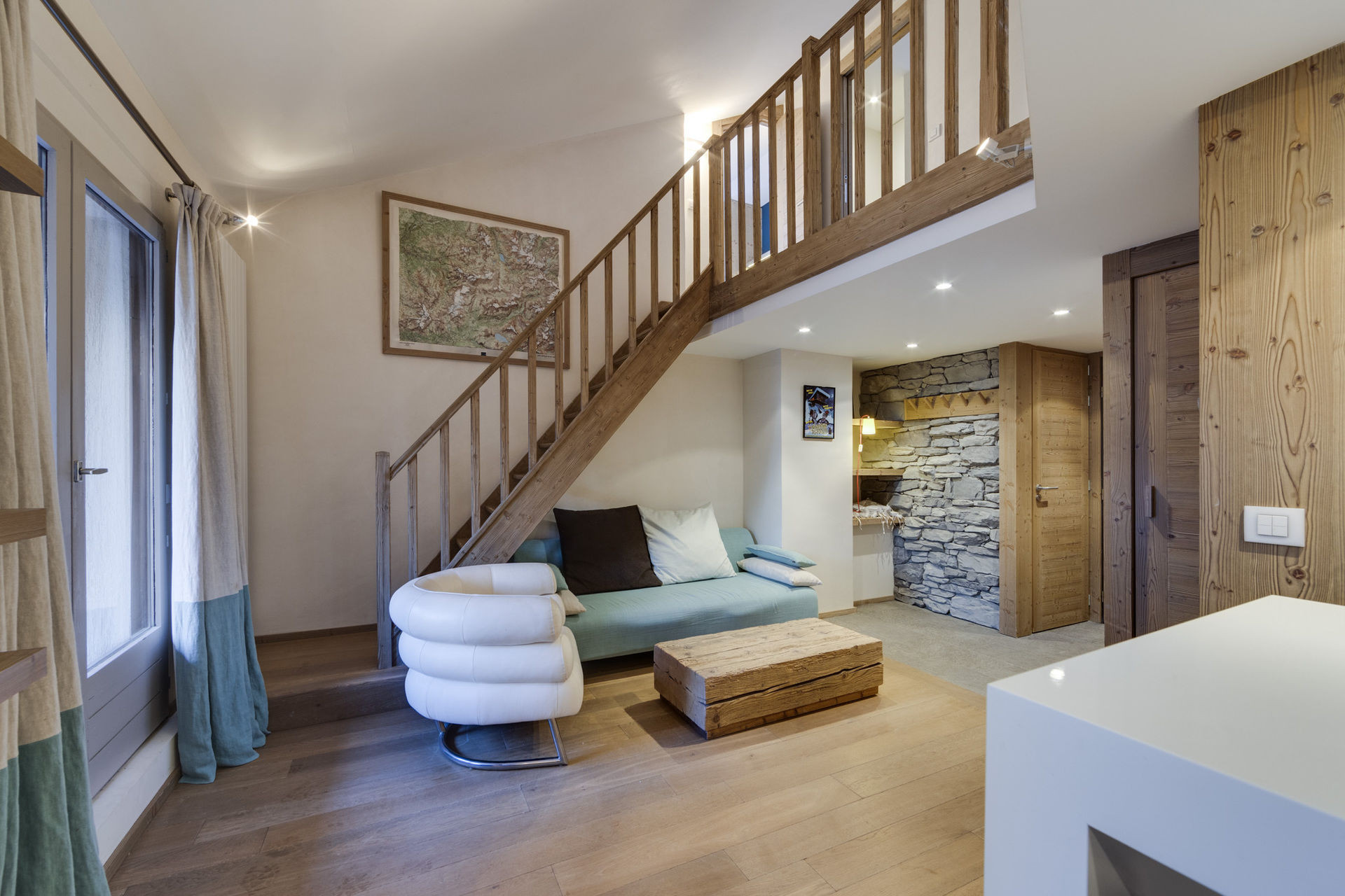 _lv_images__lot_0074061605_01_1446916