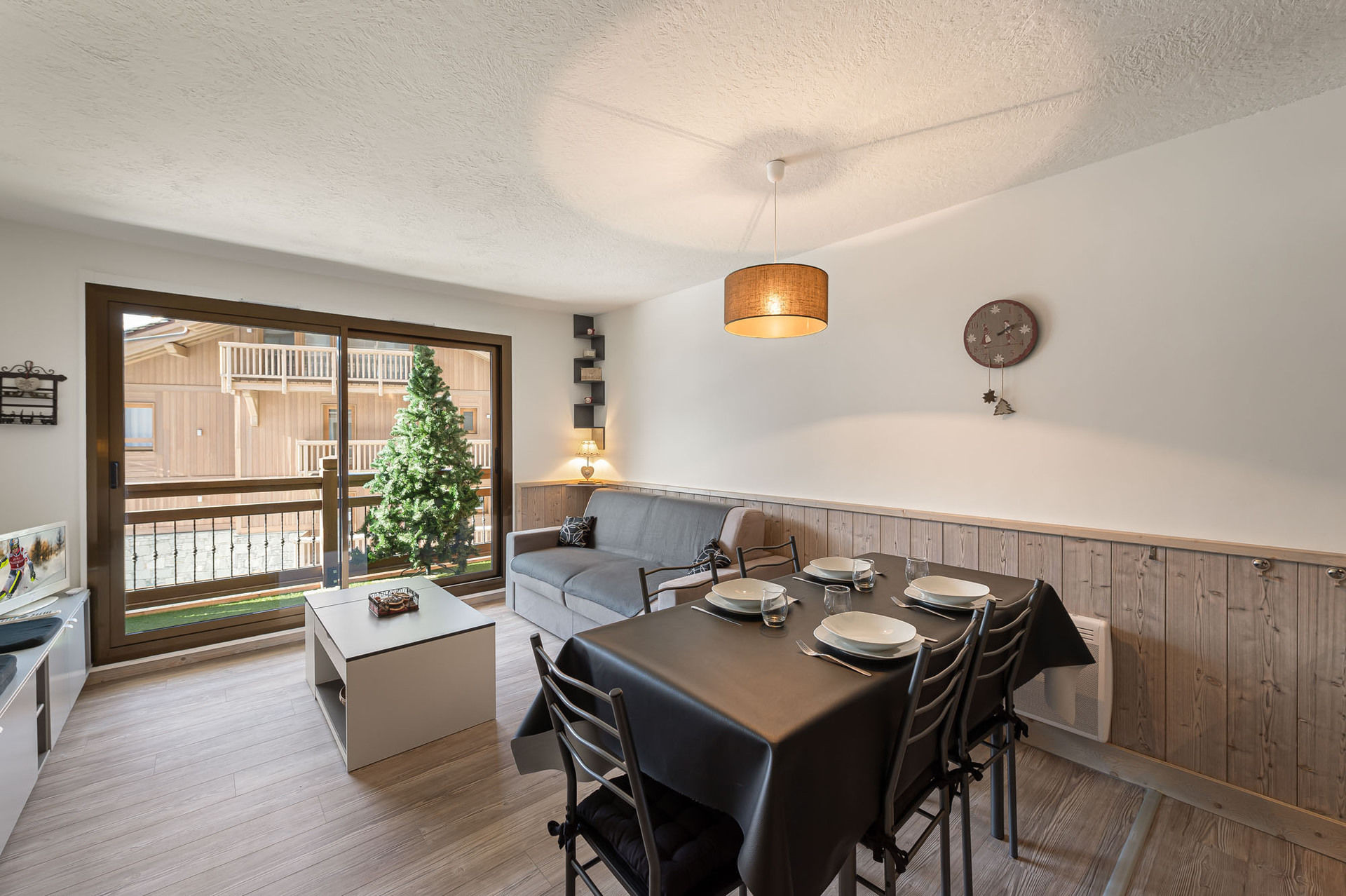 _lv_images__lot_0074061610_02_1445459