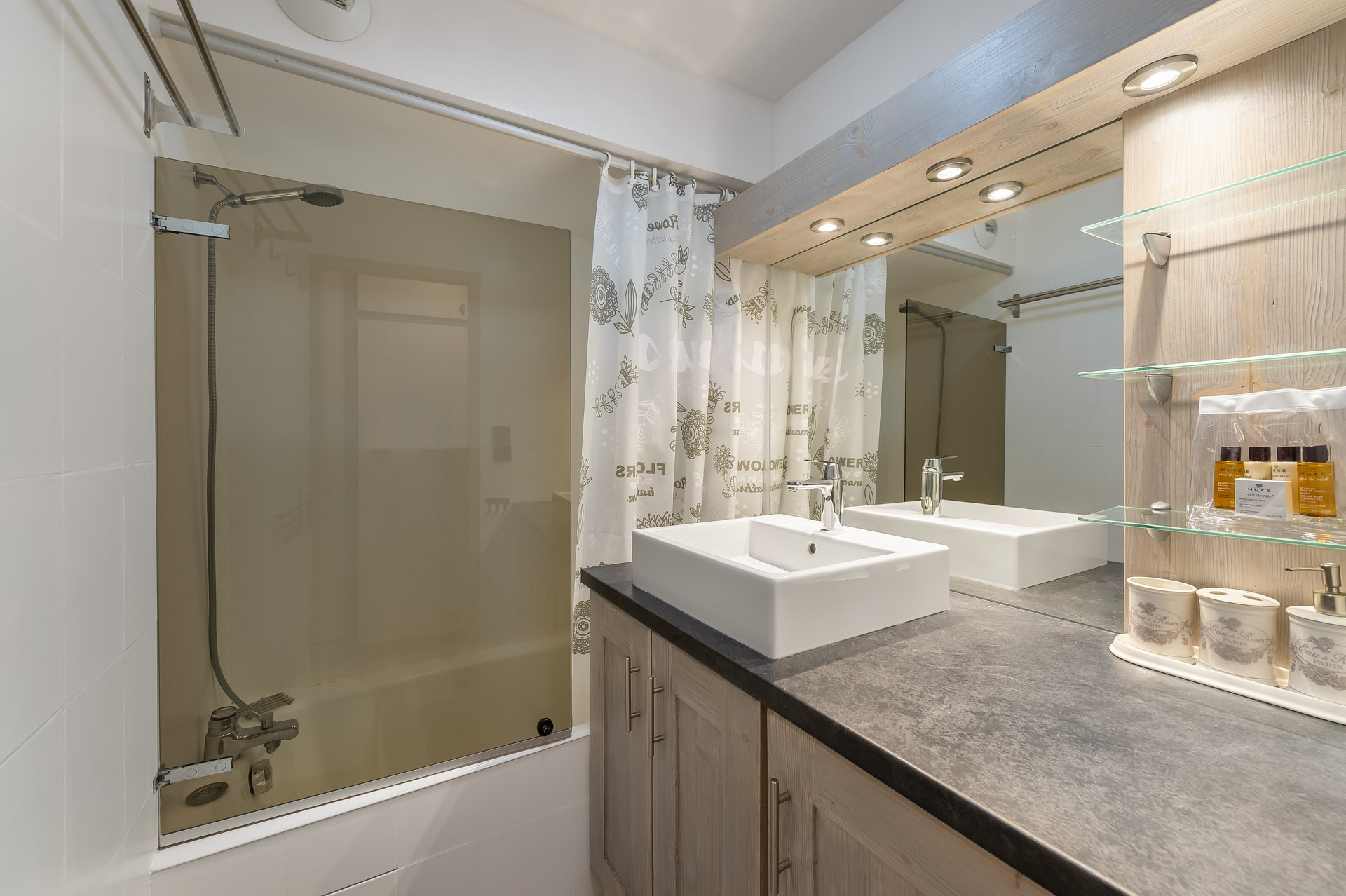 _lv_images__lot_0074061610_05_1445462