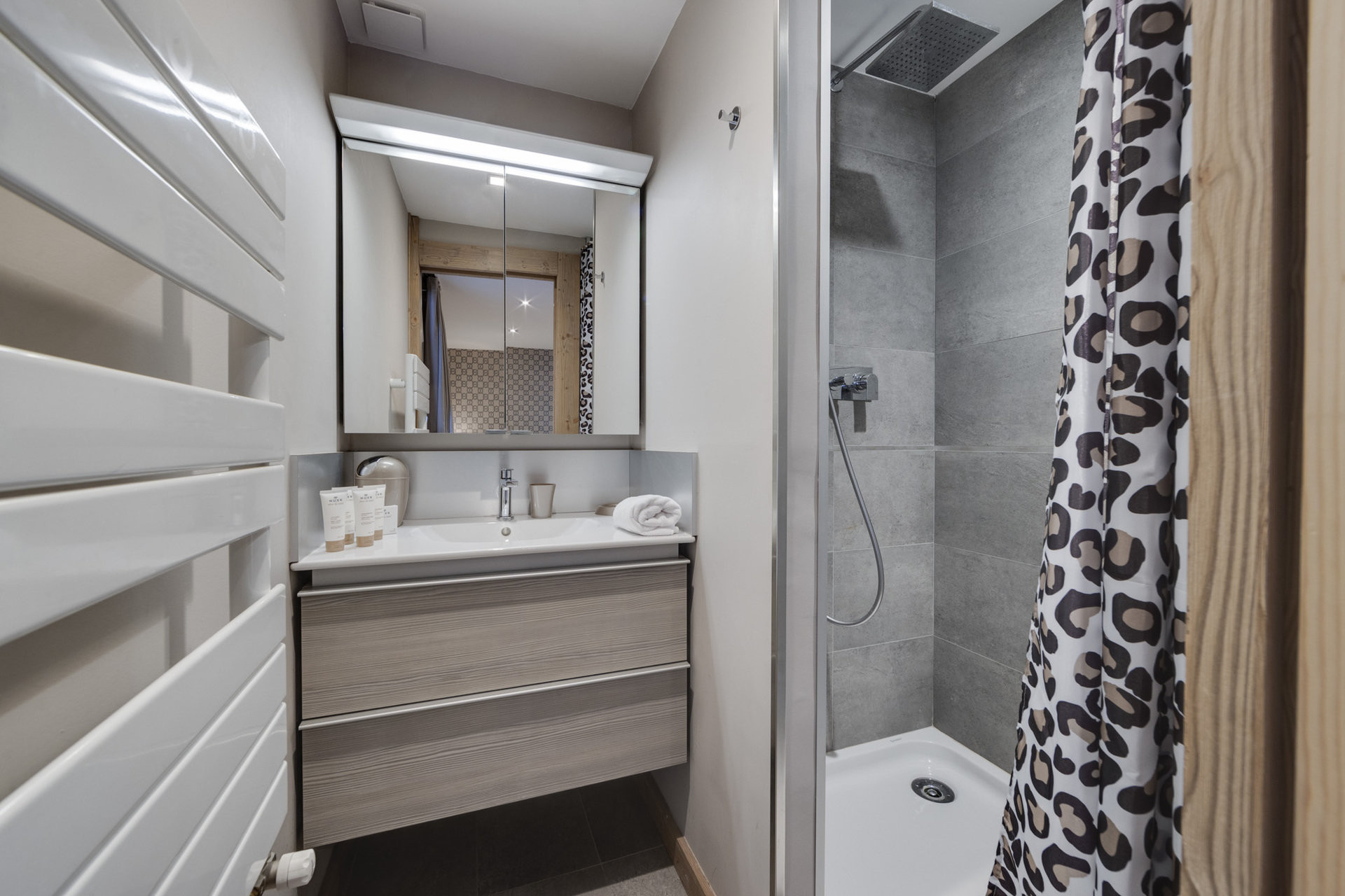 _lv_images__lot_0074061616_12_1447123