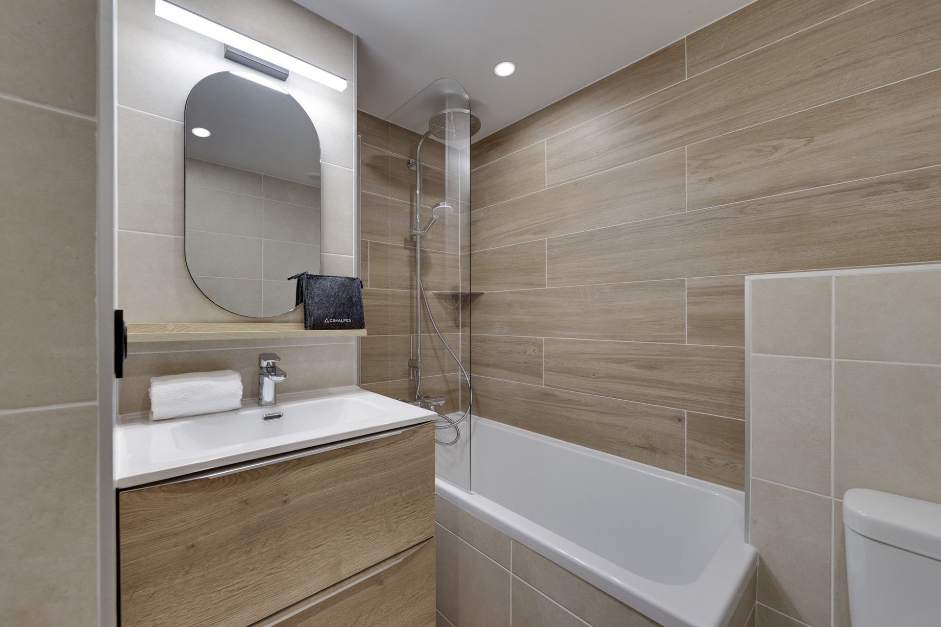 _lv_images__lot_0074061685_11_1447342