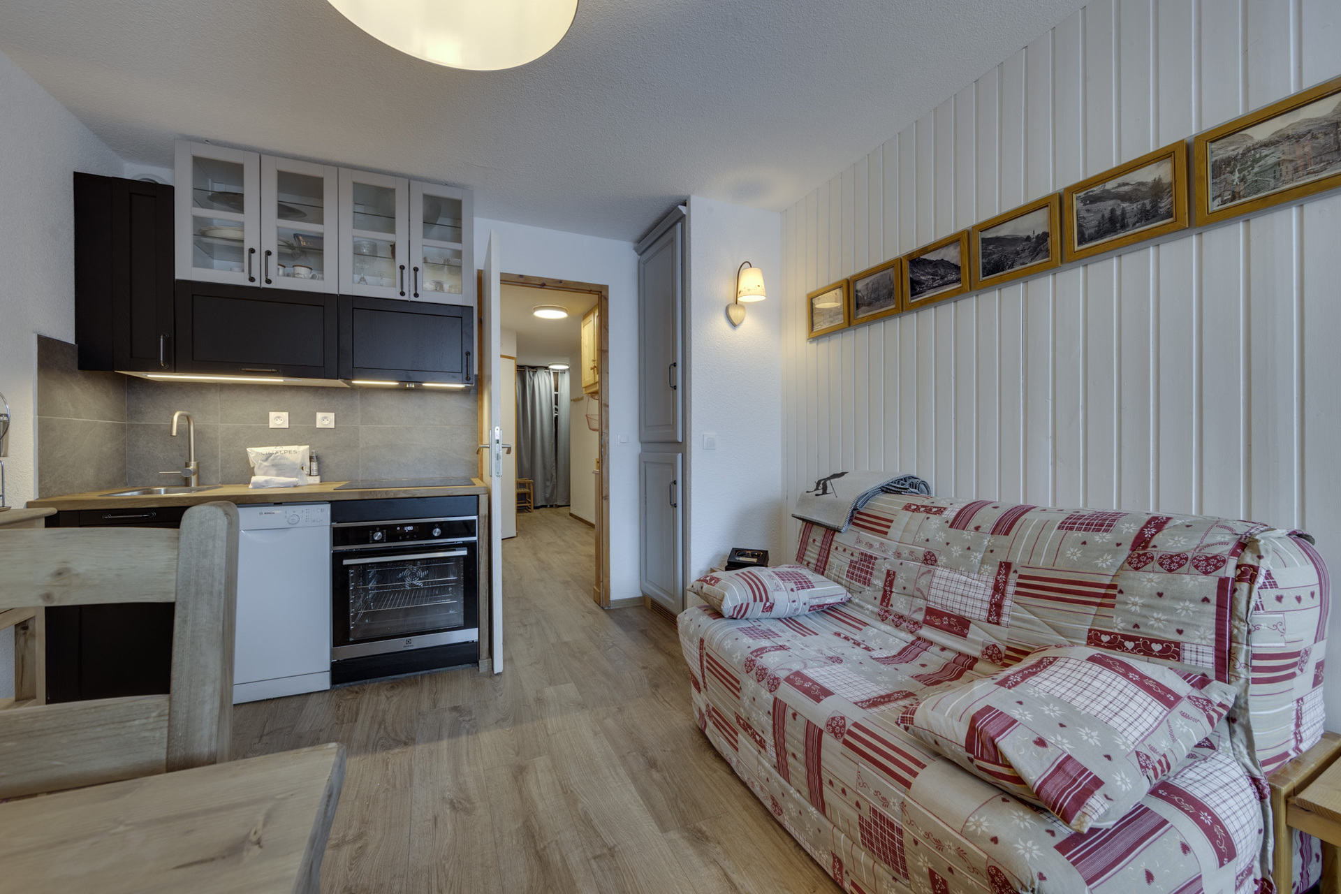 _lv_images__lot_0074061694_02_1447588