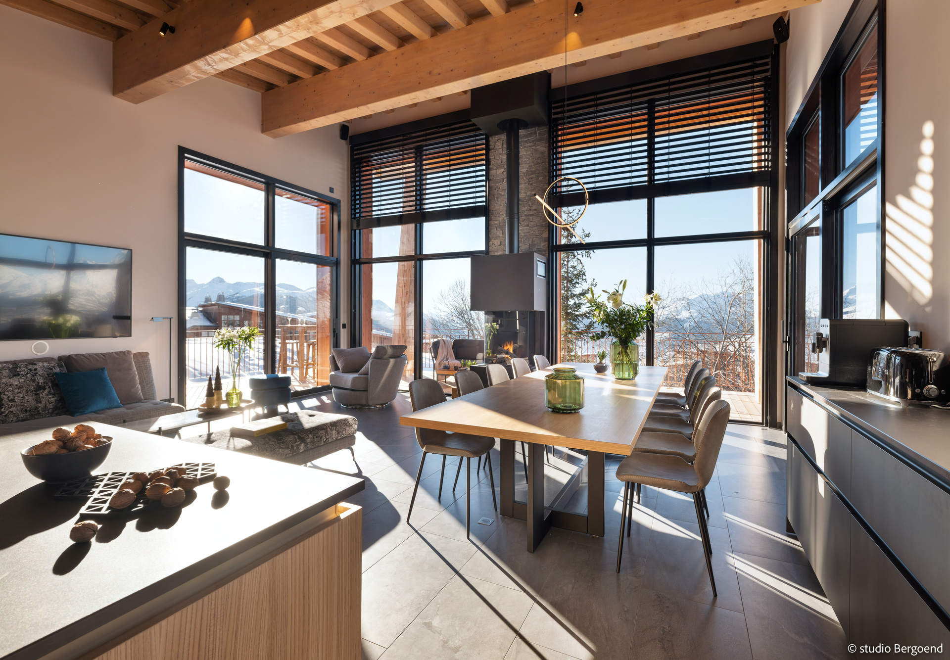 _lv_images__lot_0074061807_02_1342860