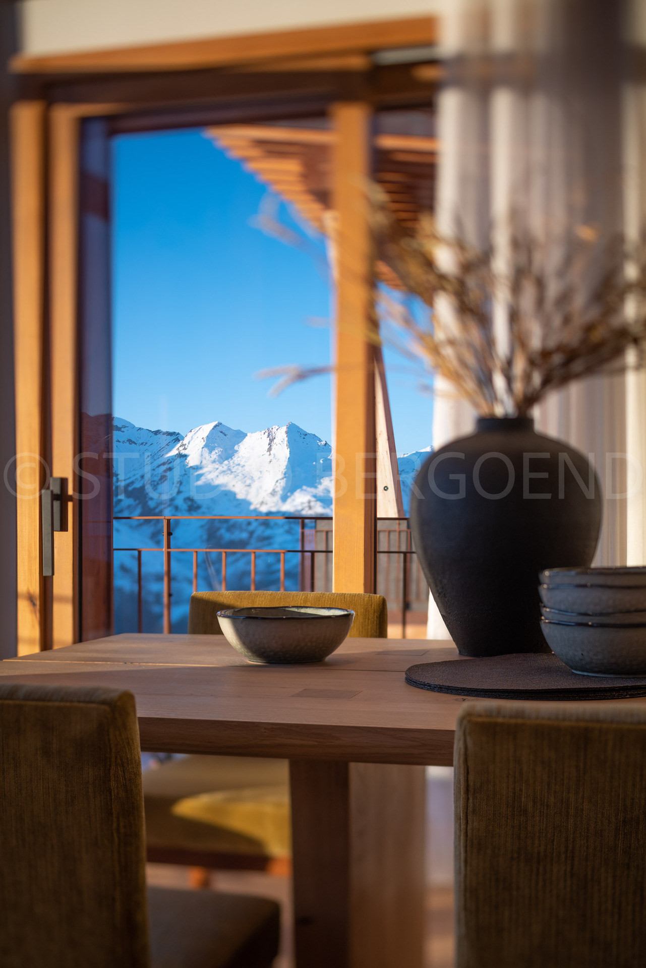 _lv_images__lot_0074061808_02_1342873