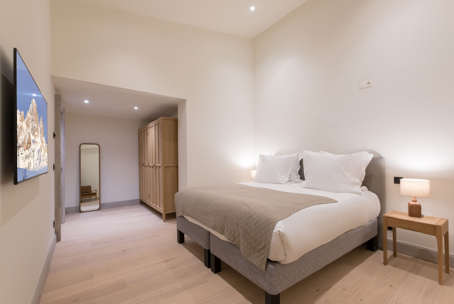 _lv_images__lot_0074061818_09_1448135