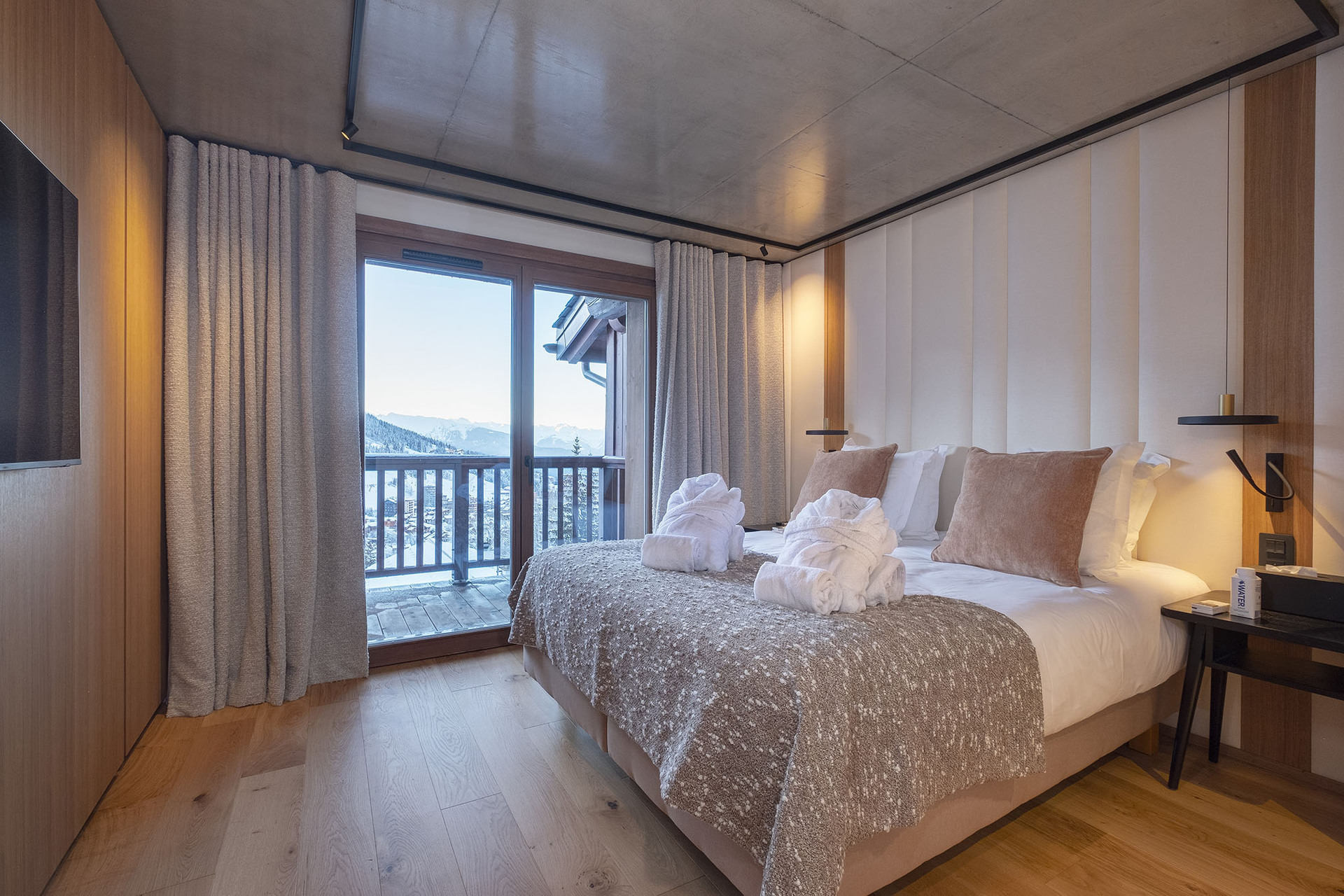 _lv_images__lot_0074061827_10_1445143