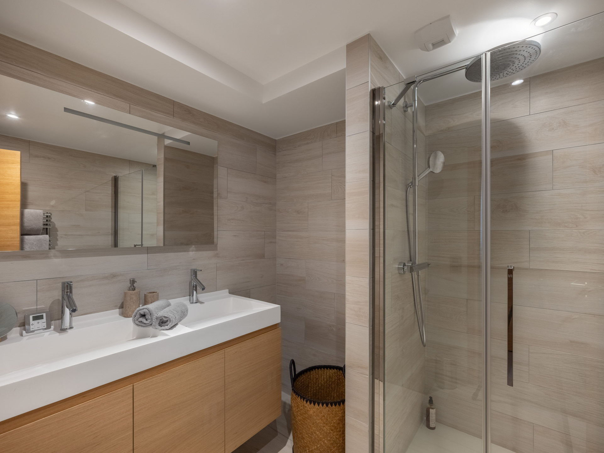 _lv_images__lot_0074061892_10_1445034