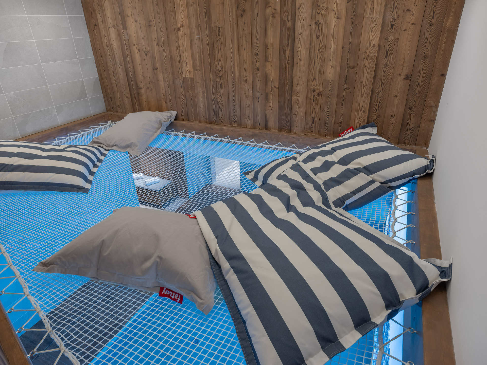 _lv_images__lot_0074061899_16_1448523