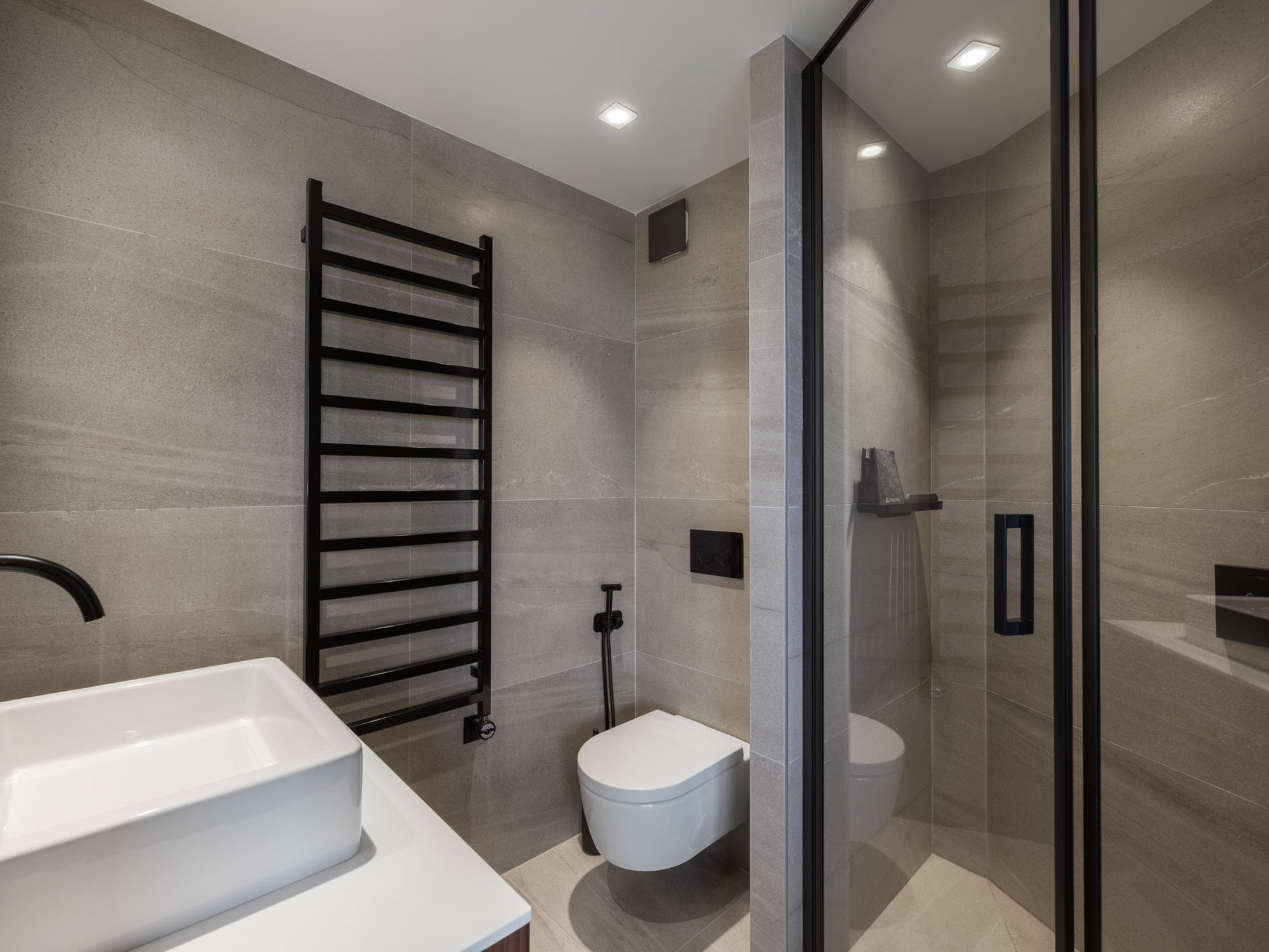 _lv_images__lot_0074061900_08_1448546