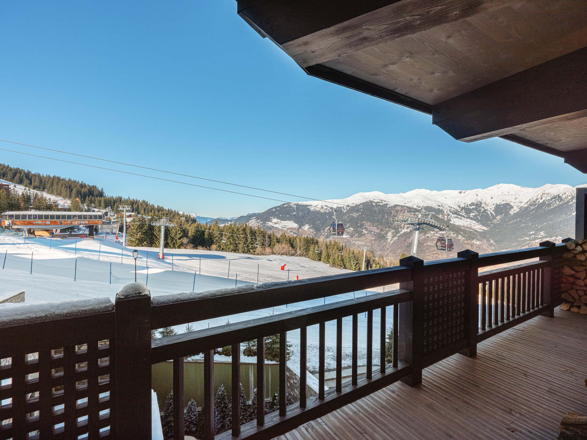 _lv_images__lot_0074061903_04_1448885