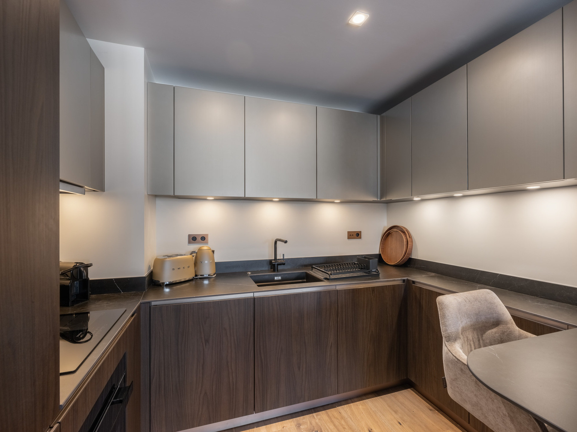 _lv_images__lot_0074061905_02_1448986