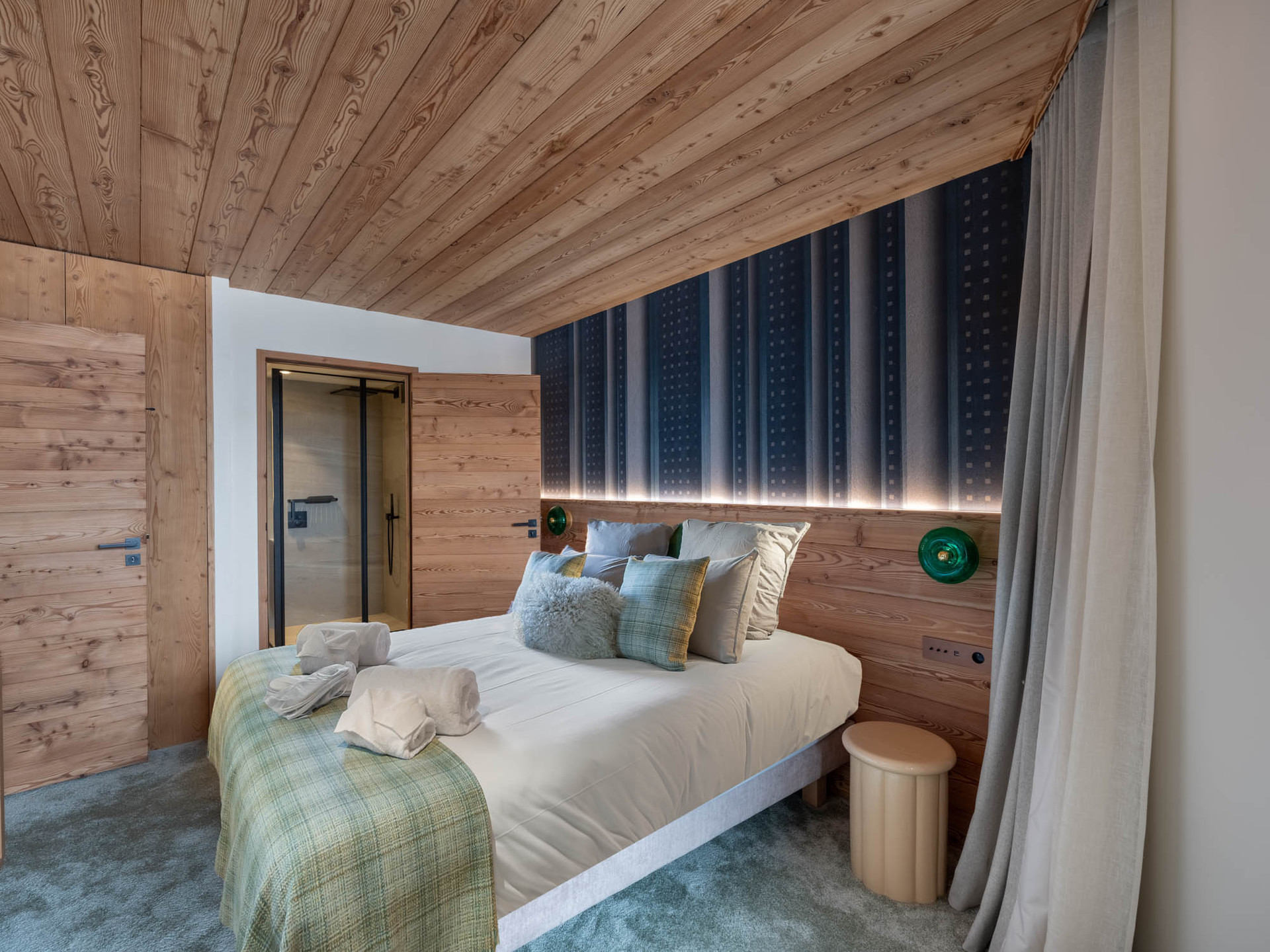 _lv_images__lot_0074061905_06_1448990