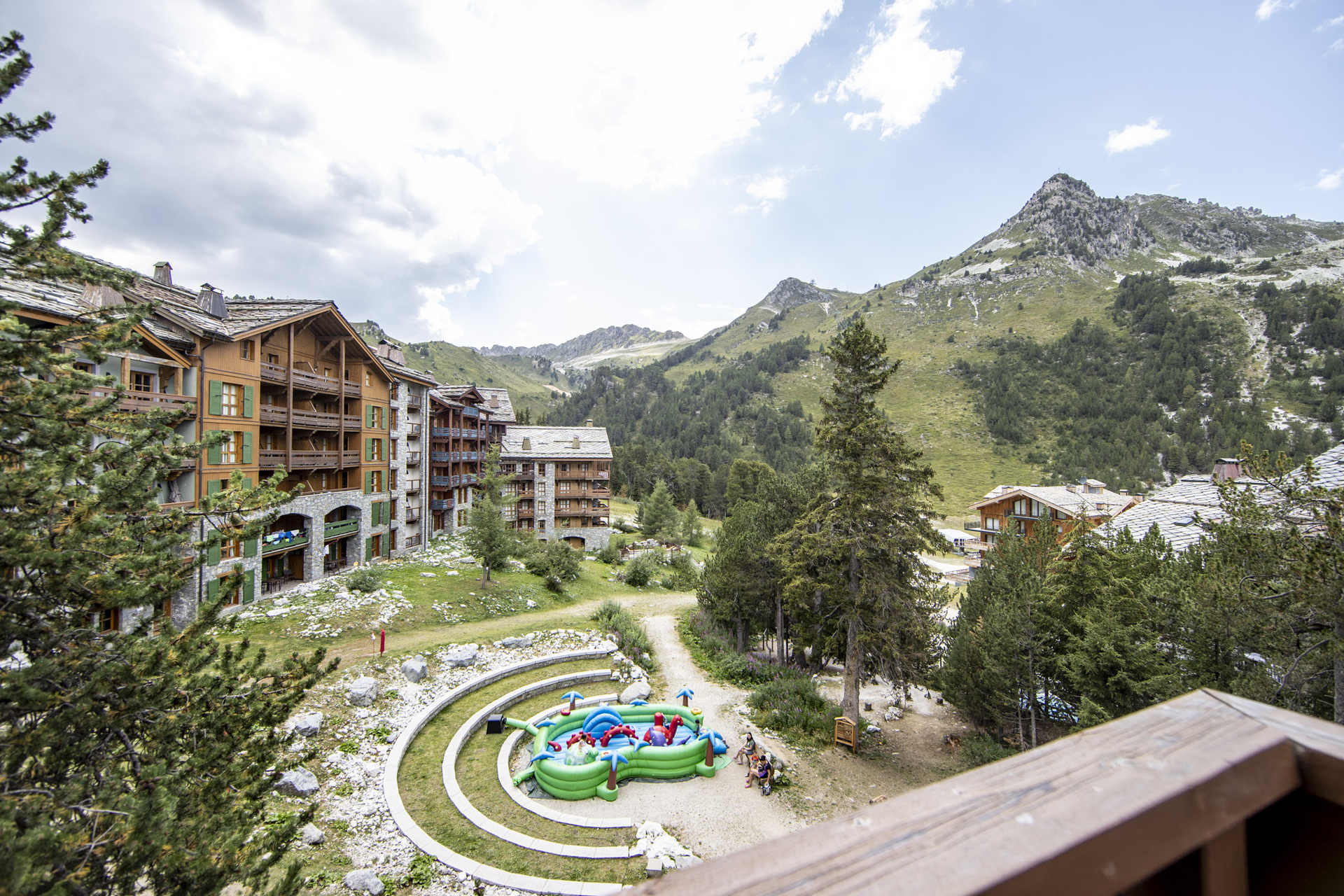 _lv_images__lot_0074061951_11_1447738