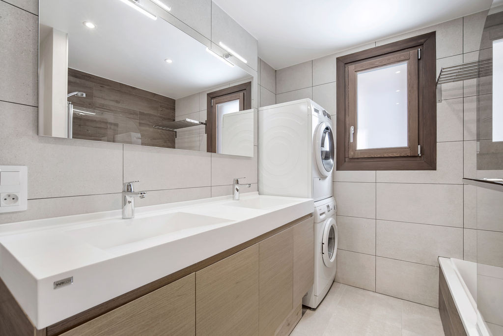 _lv_images__lot_0074061979_11_1445871