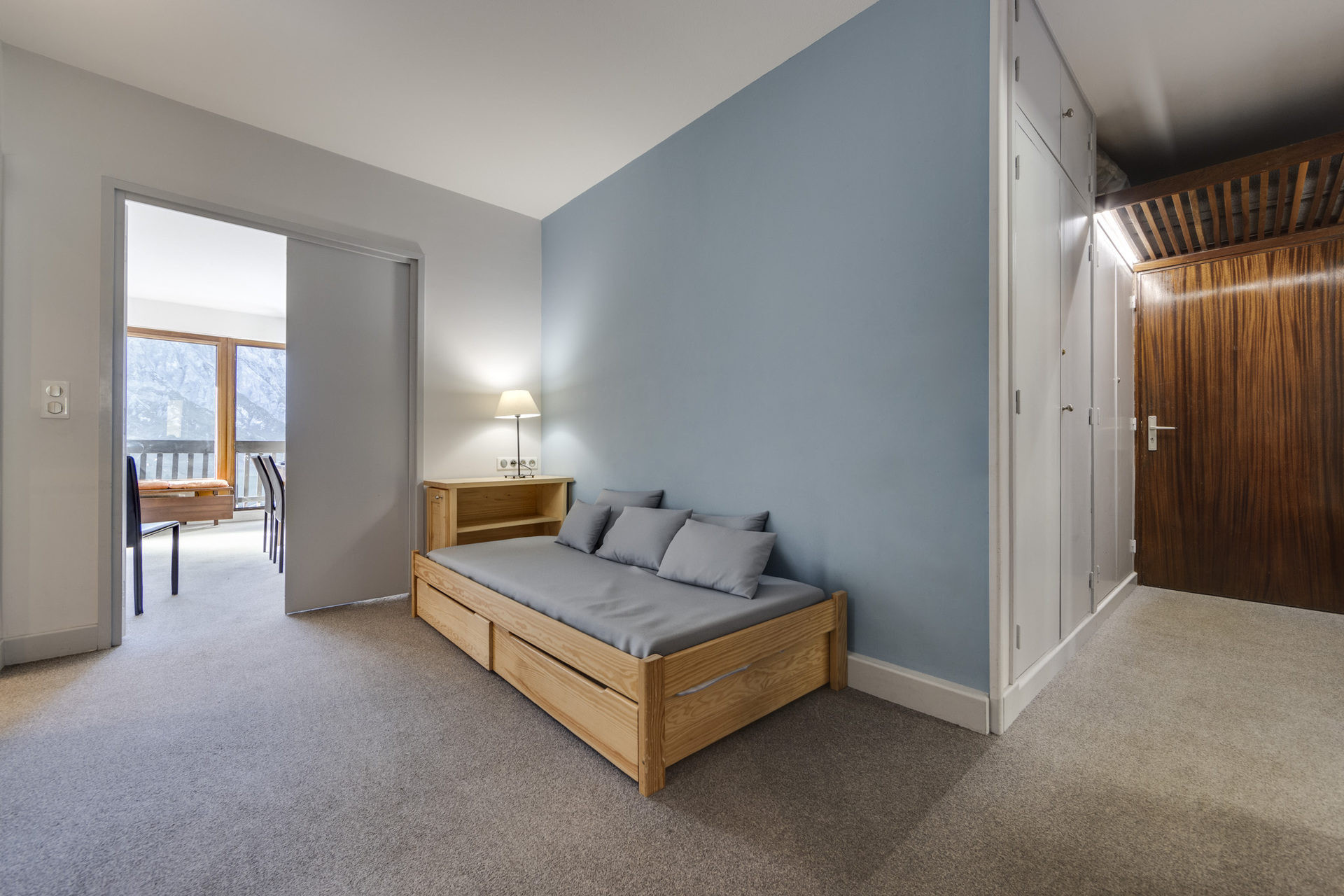 _lv_images__lot_0074061989_04_1447542