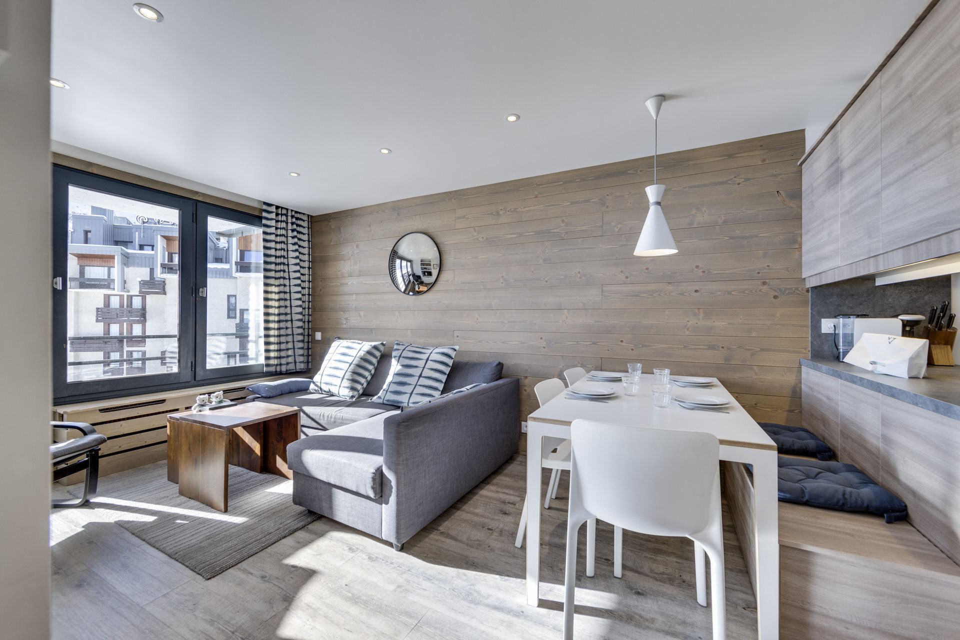 _lv_images__lot_0074061997_02_1447637